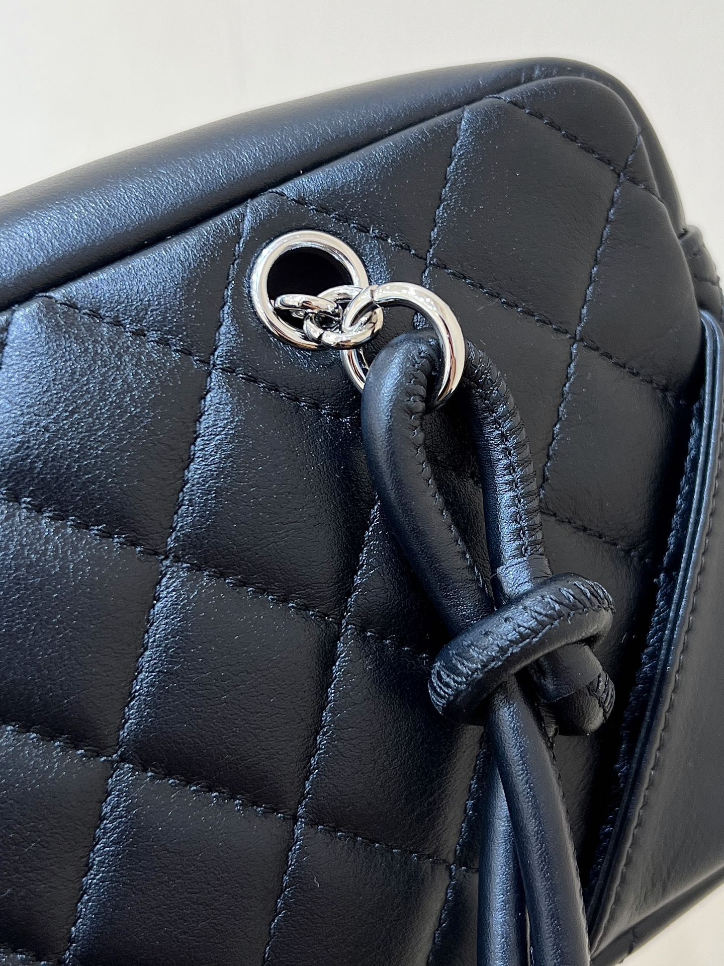 Chanel - Винтажная сумка-подушка Kang Peng - Полностью черная