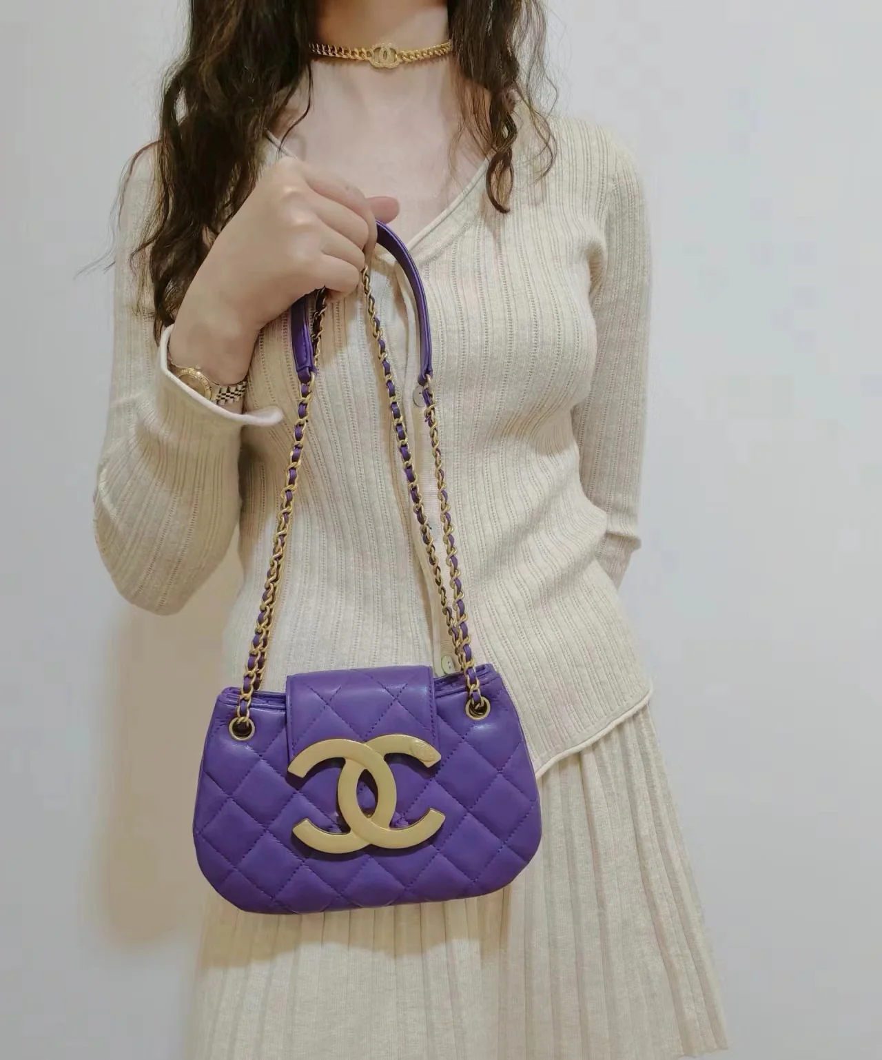 Новая коллекция Chanel ?Ранняя весна? — 24c — Большая ретро-сумка Double C — Мессенджер — Фиолетовая