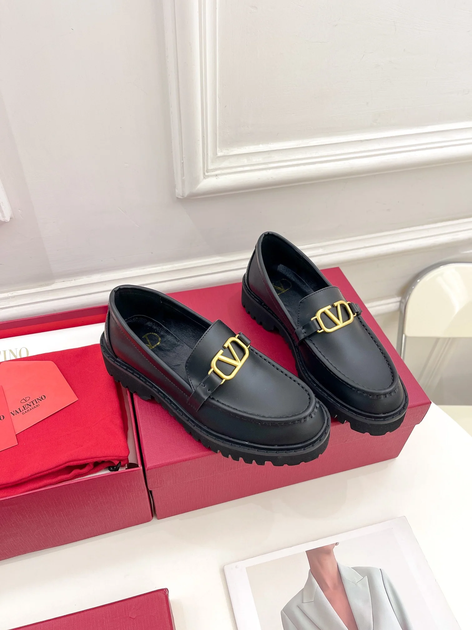 Новые поступления коллекции Valentino весна/лето 2023 - Лоферы - 3 см