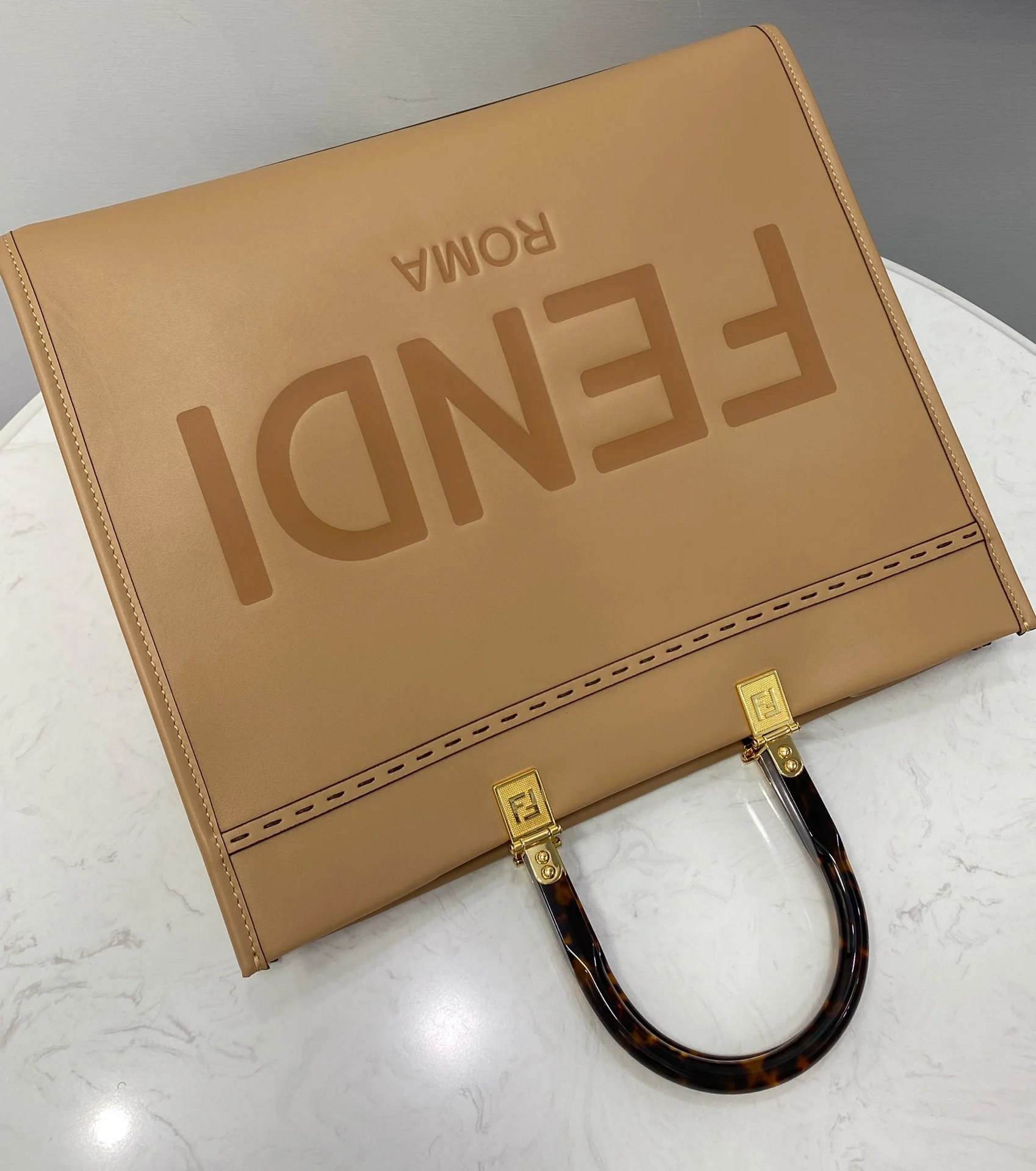 Сумка-тоут Fendi - бежевая