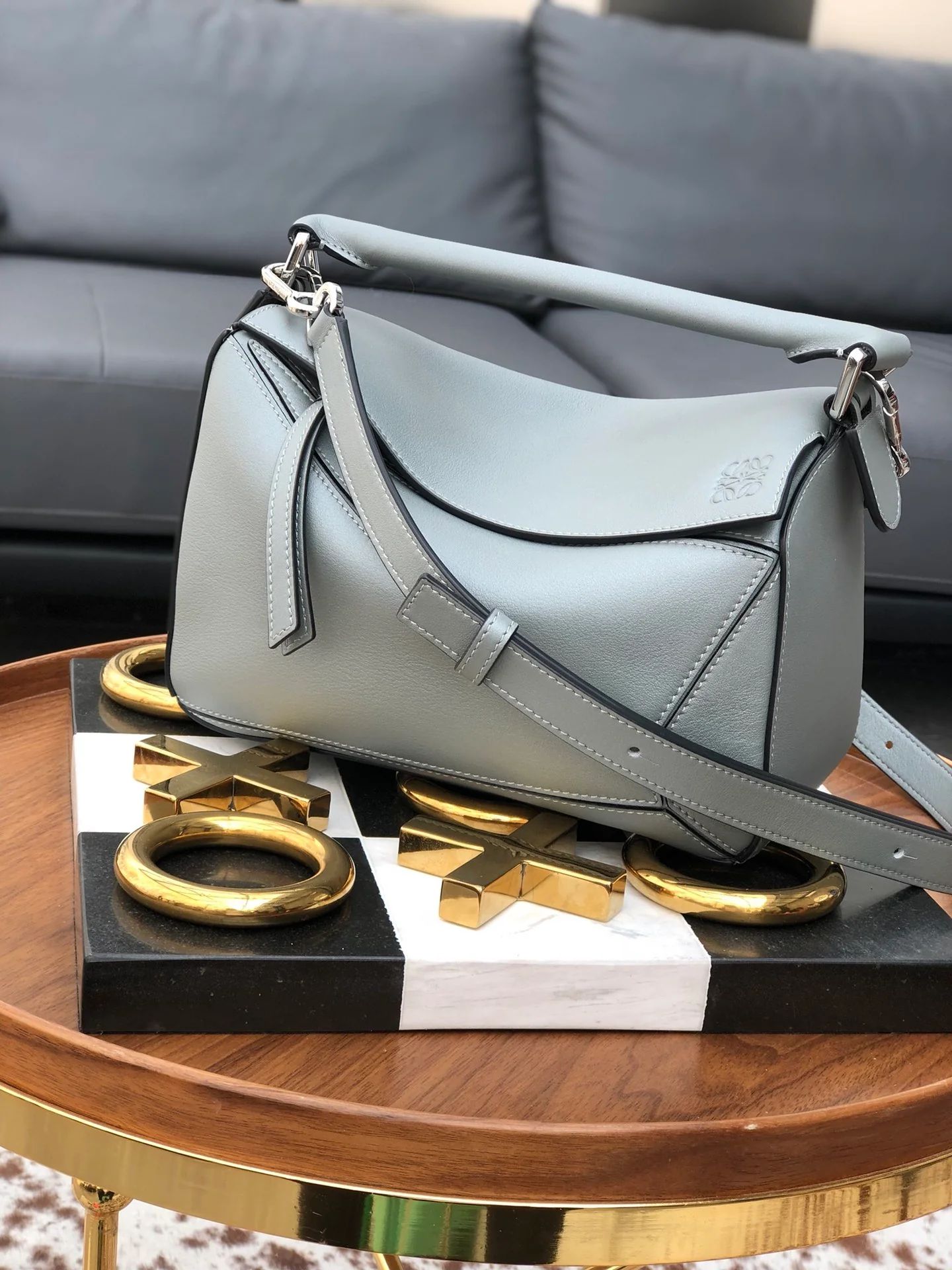 Новинка весны 2020 года от Loewe - сумка-пазл - телячья кожа - маленький размер