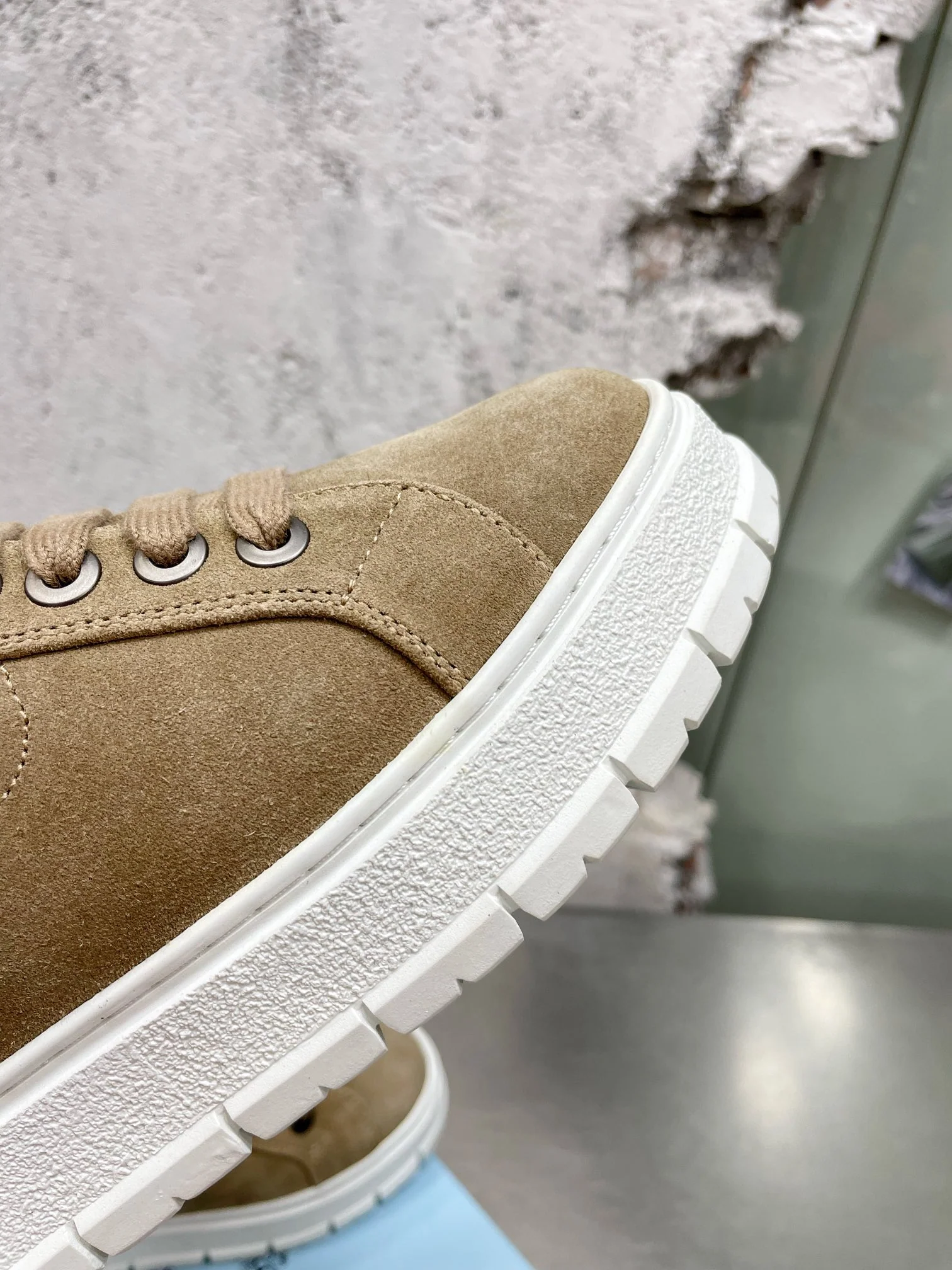 Новинка сезона осень/зима 2022 от Prada - Снежные сапоги - Стиль знаменитостей