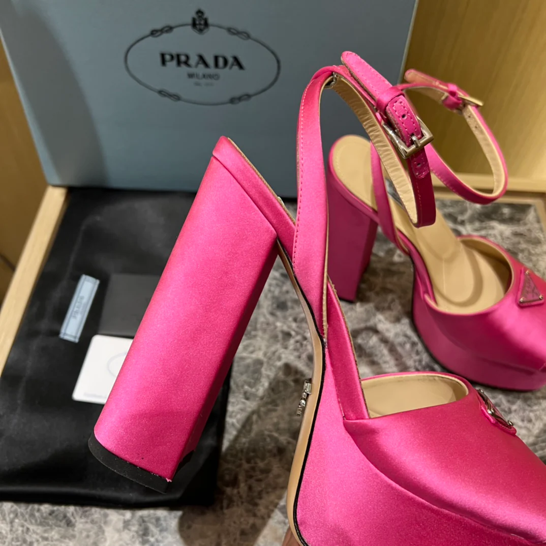 Prada - Атласные босоножки на платформе и высоком каблуке - Розовые