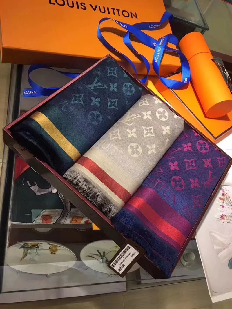Шелковый шарф LV-140 Monogram — модель высшего класса с исключительно мягкой текстурой — 2 шт.