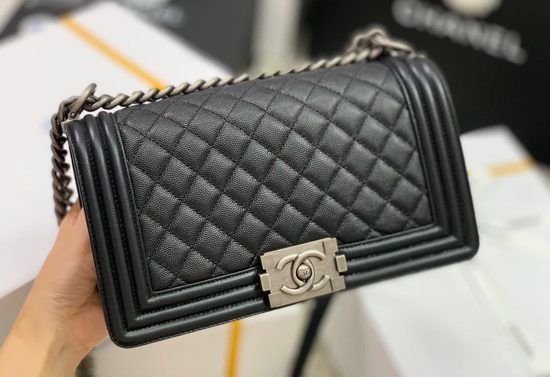 Chanel Boy 25 см 39