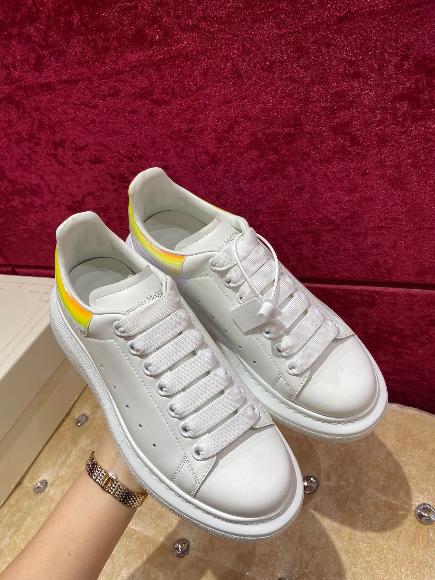 McQueen - Классические белые кроссовки - Желтая задняя часть