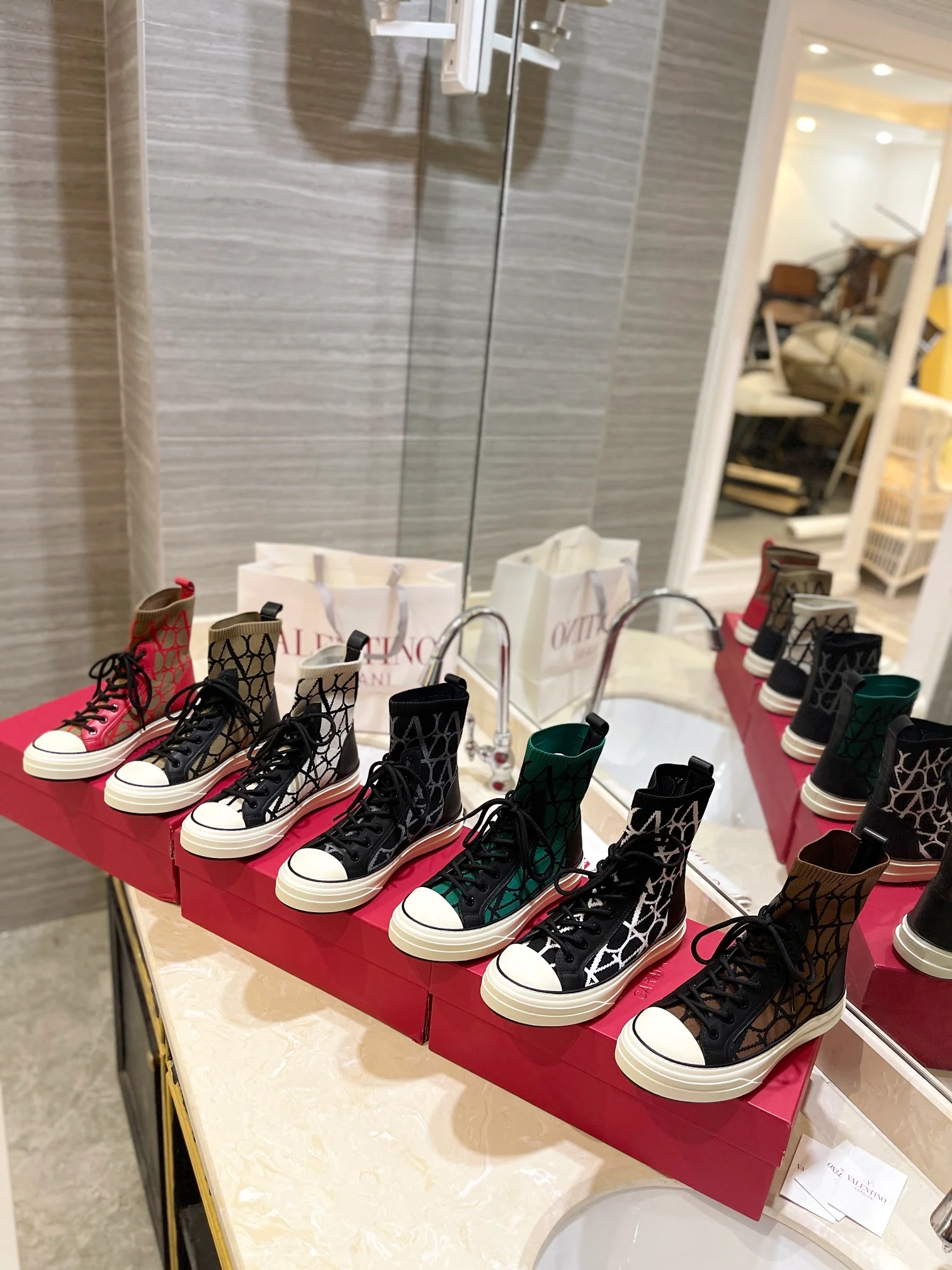 Туфли-носки Valentino до середины икры - унисекс - черно-белые