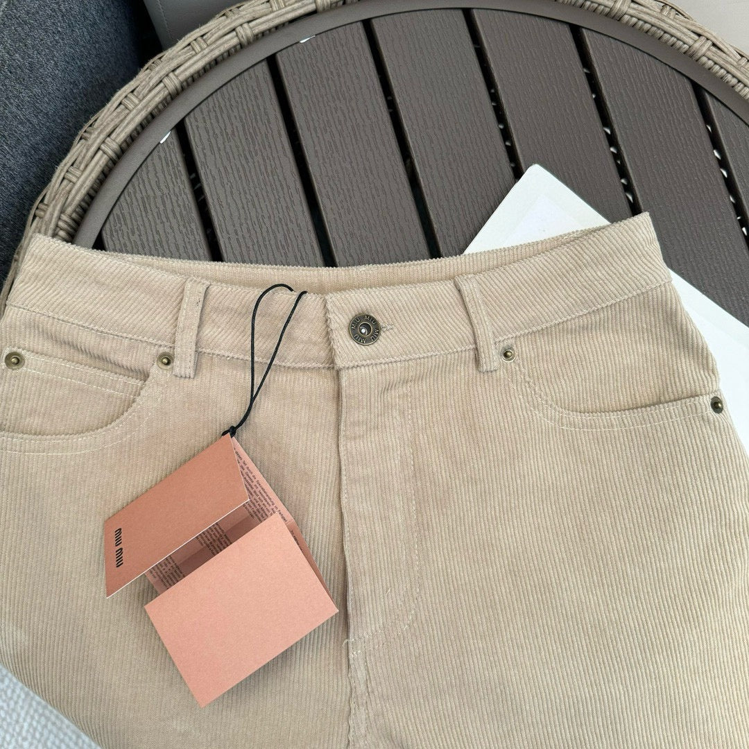 Miu Miu - 2404 - 24 Весна/Лето Новые ретро-шорты из вельвета