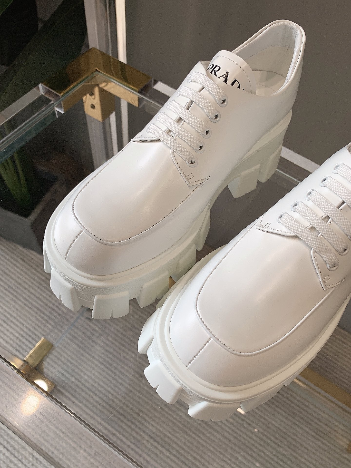 Prada - Туфли на платформе - Кожаные туфли - Белые