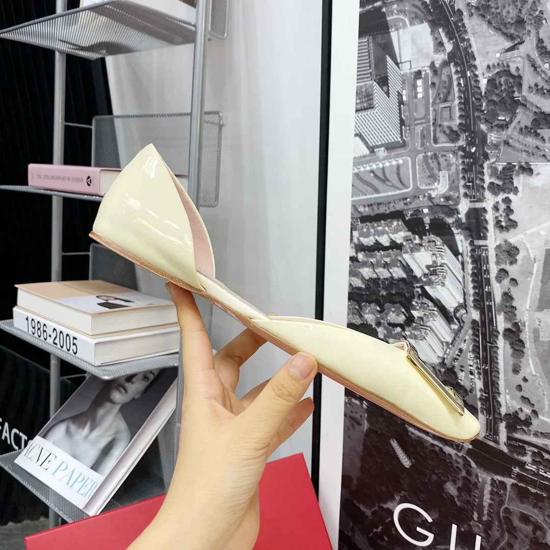 RV - Плоская подошва, полый квадратный носок - Белый