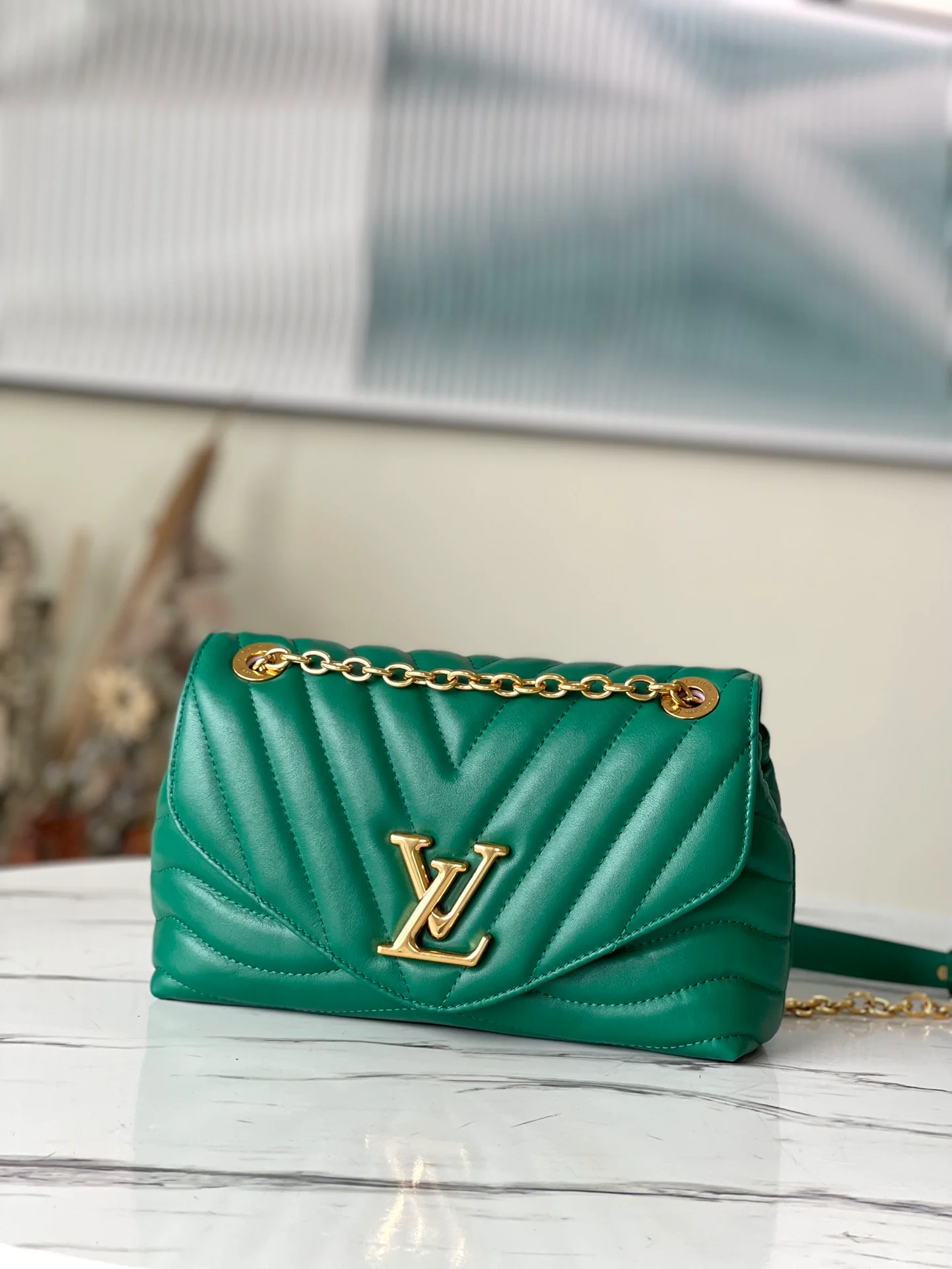 m58664-LV-new-wave-chain bag-green