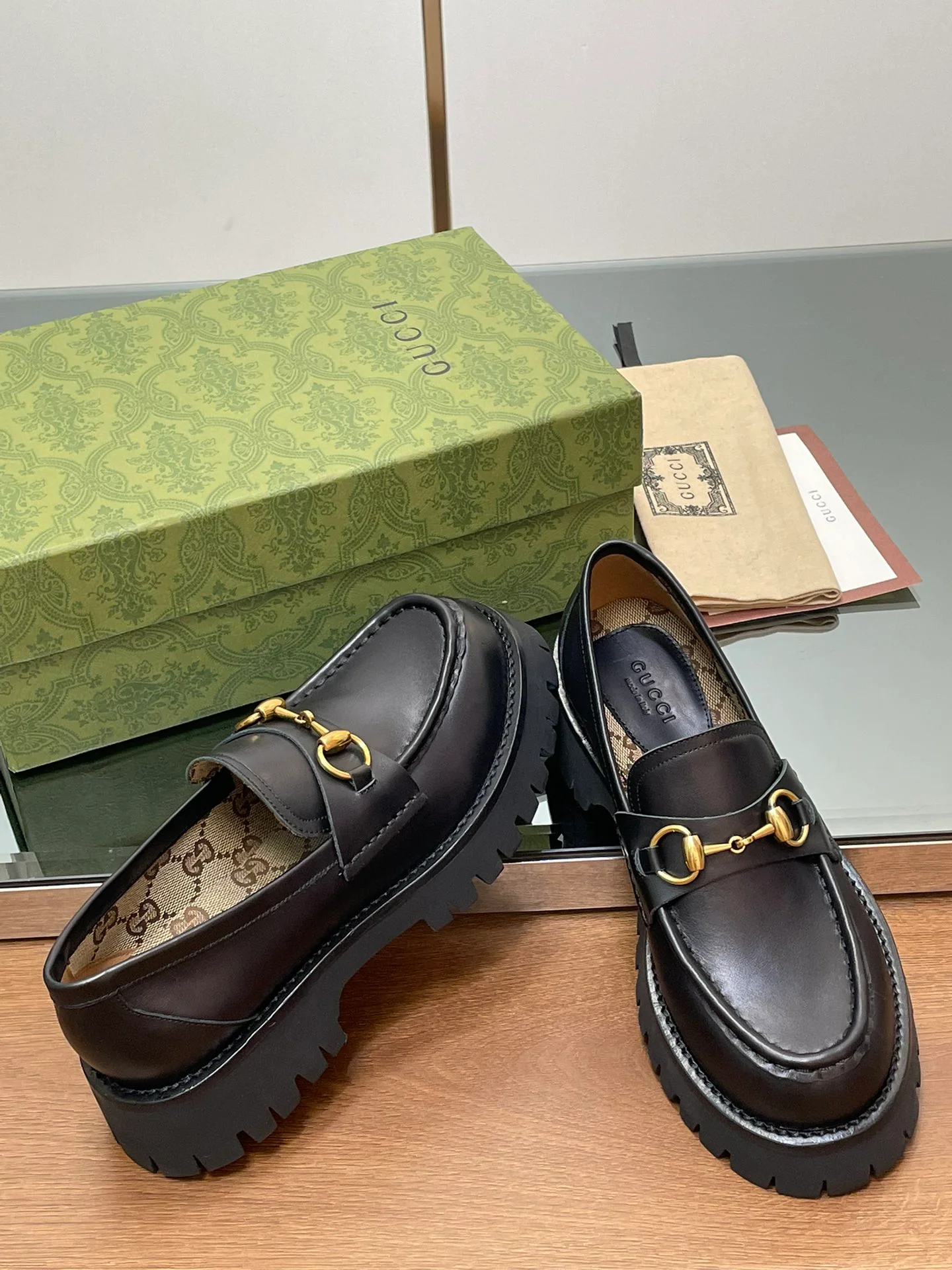 Повседневные туфли на платформе Gucci 2024 - черные