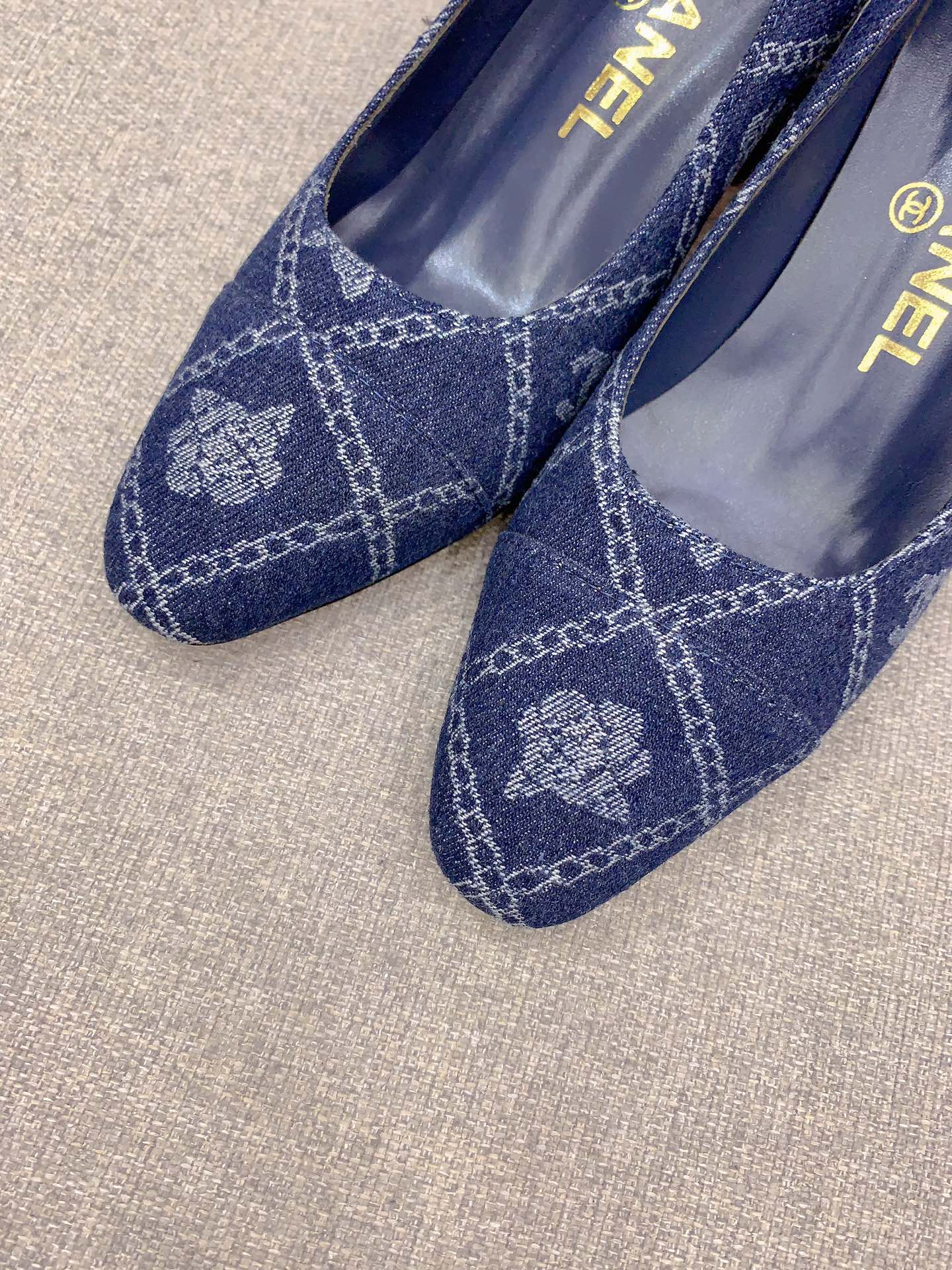 Chanel - Джинсовые туфли на массивном каблуке - Темно-синие