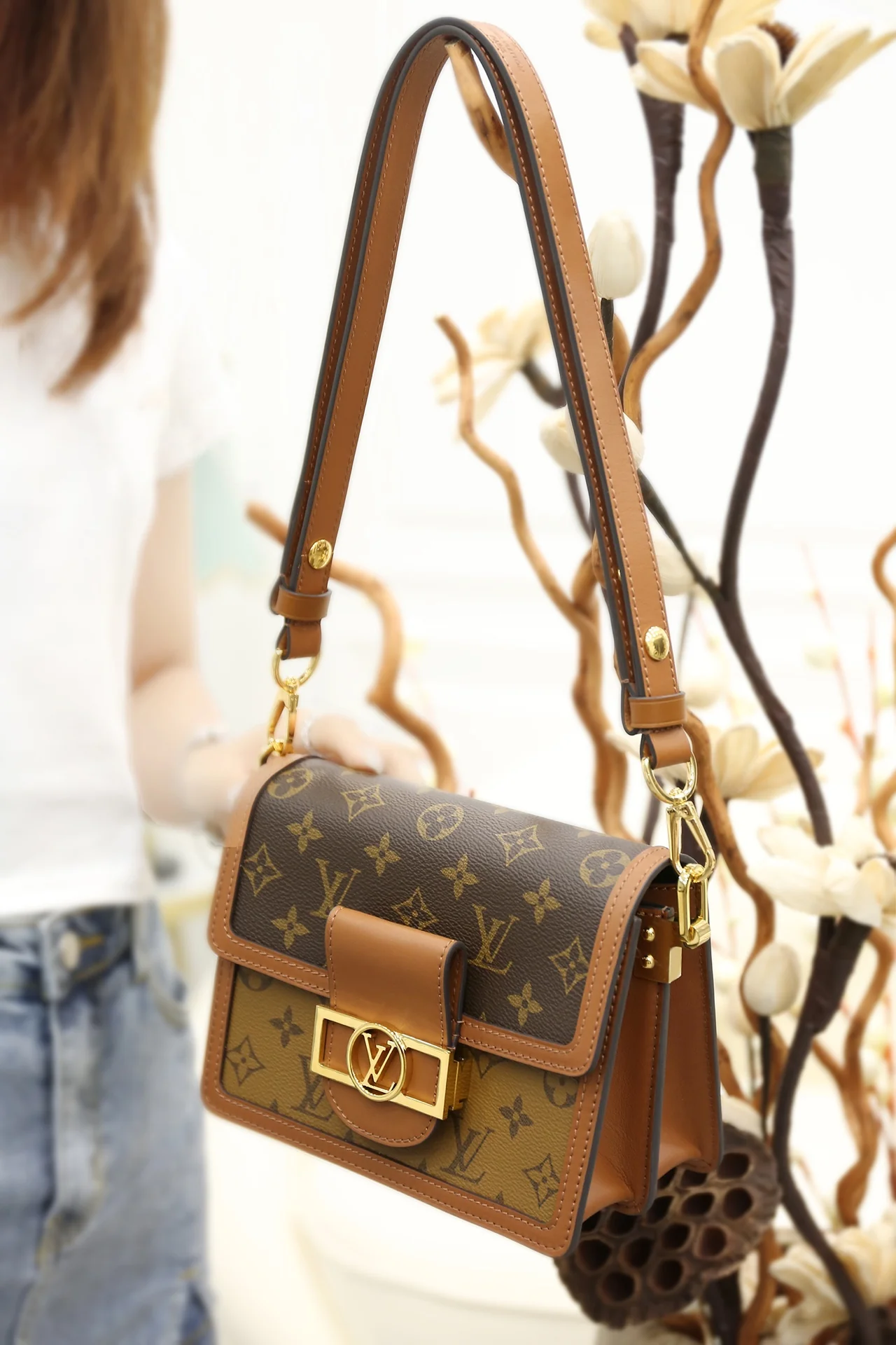 lv-m44580-mini-dauphine-Daphne