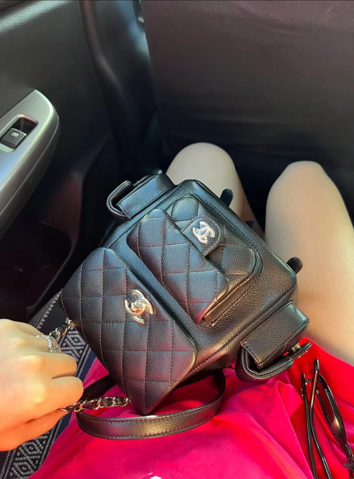 Chanel - Новая майка Tank Duma Small с подплечниками - Два боковых кармана - Черная - Темная лошадка этого сезона