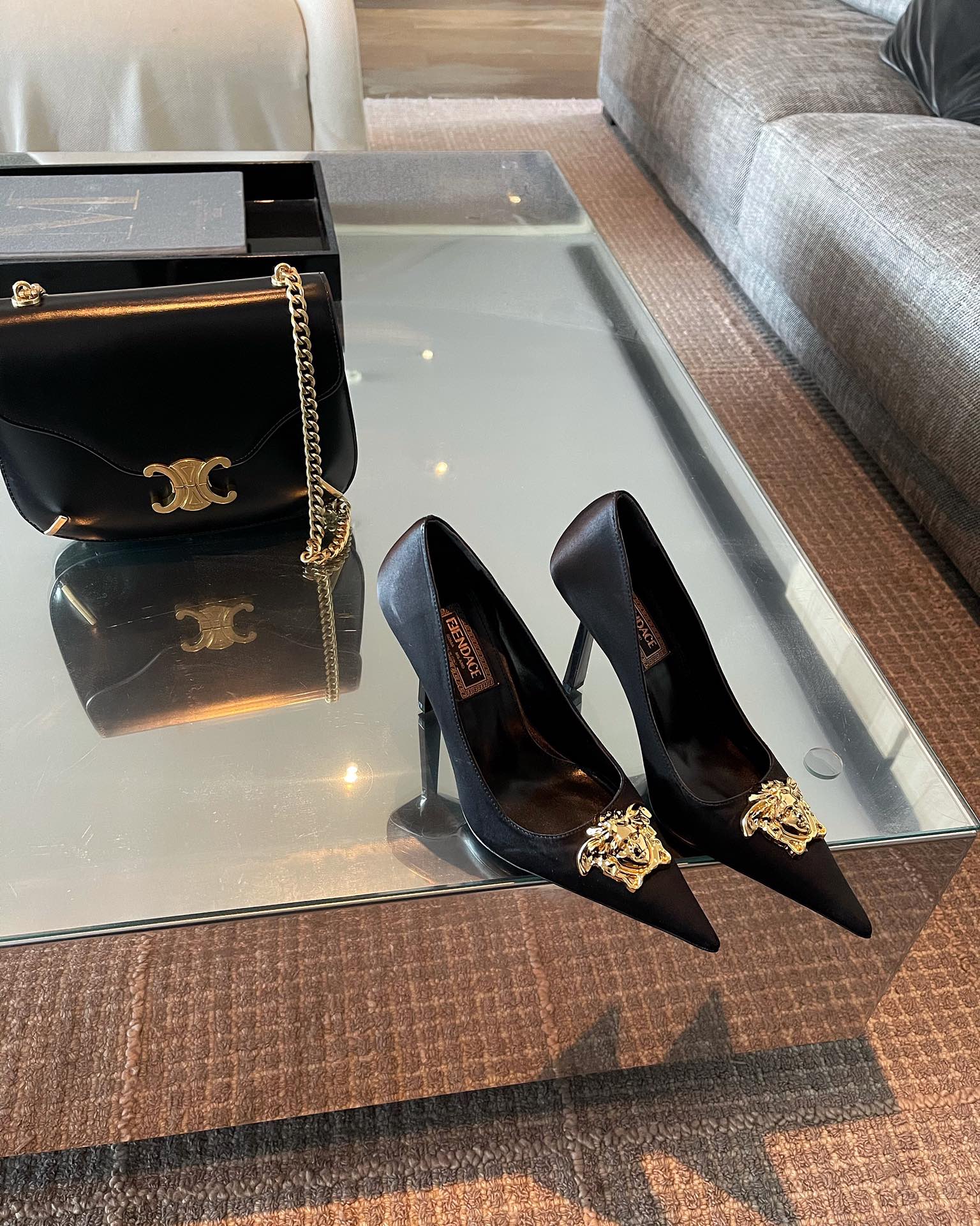 Туфли на высоком каблуке Givenchy Medusa с острым носком - финская коллаборация - черные - 9-5 см