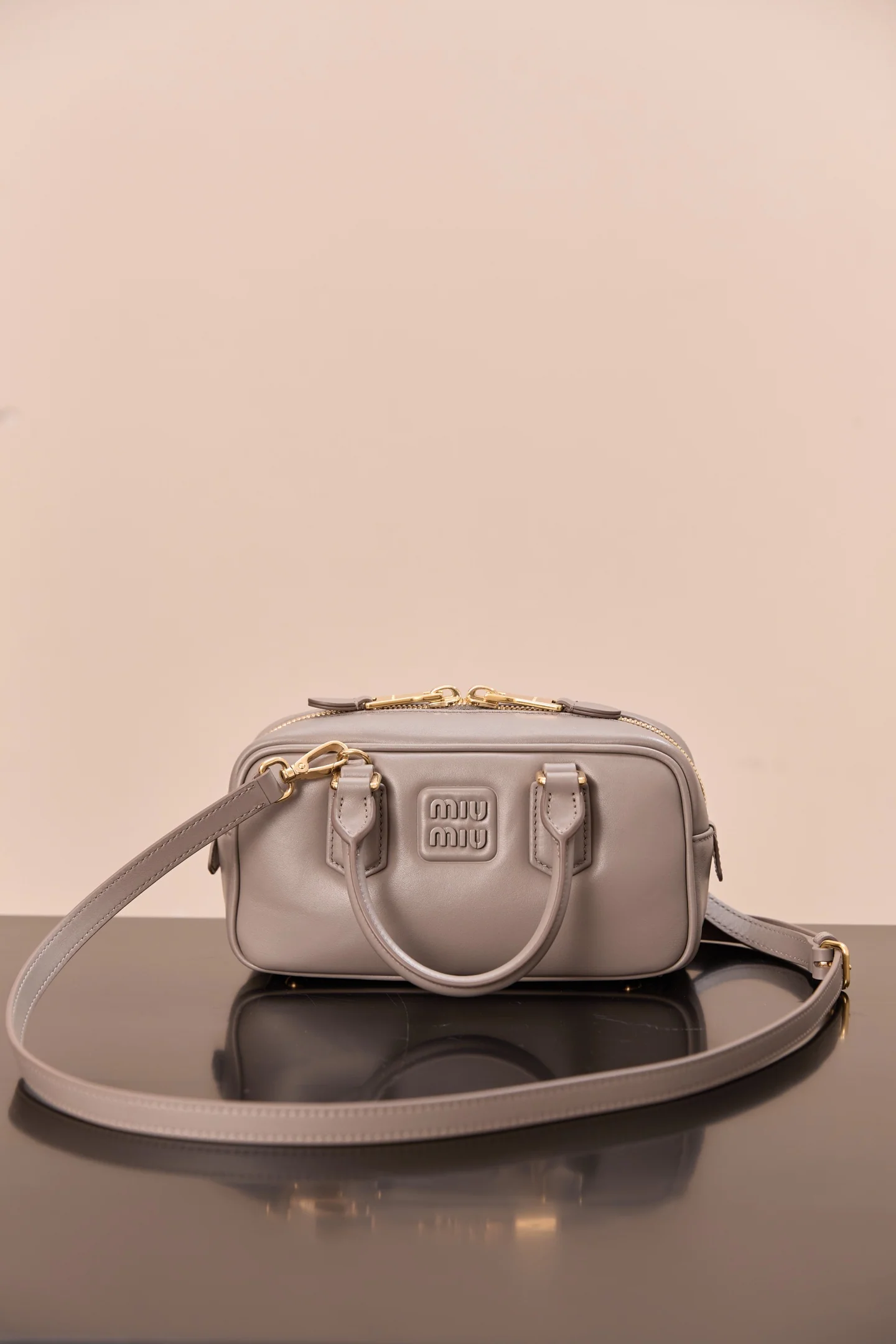 Miu Miu - Сумка из телячьей кожи - Маленькая - Грязно-серый