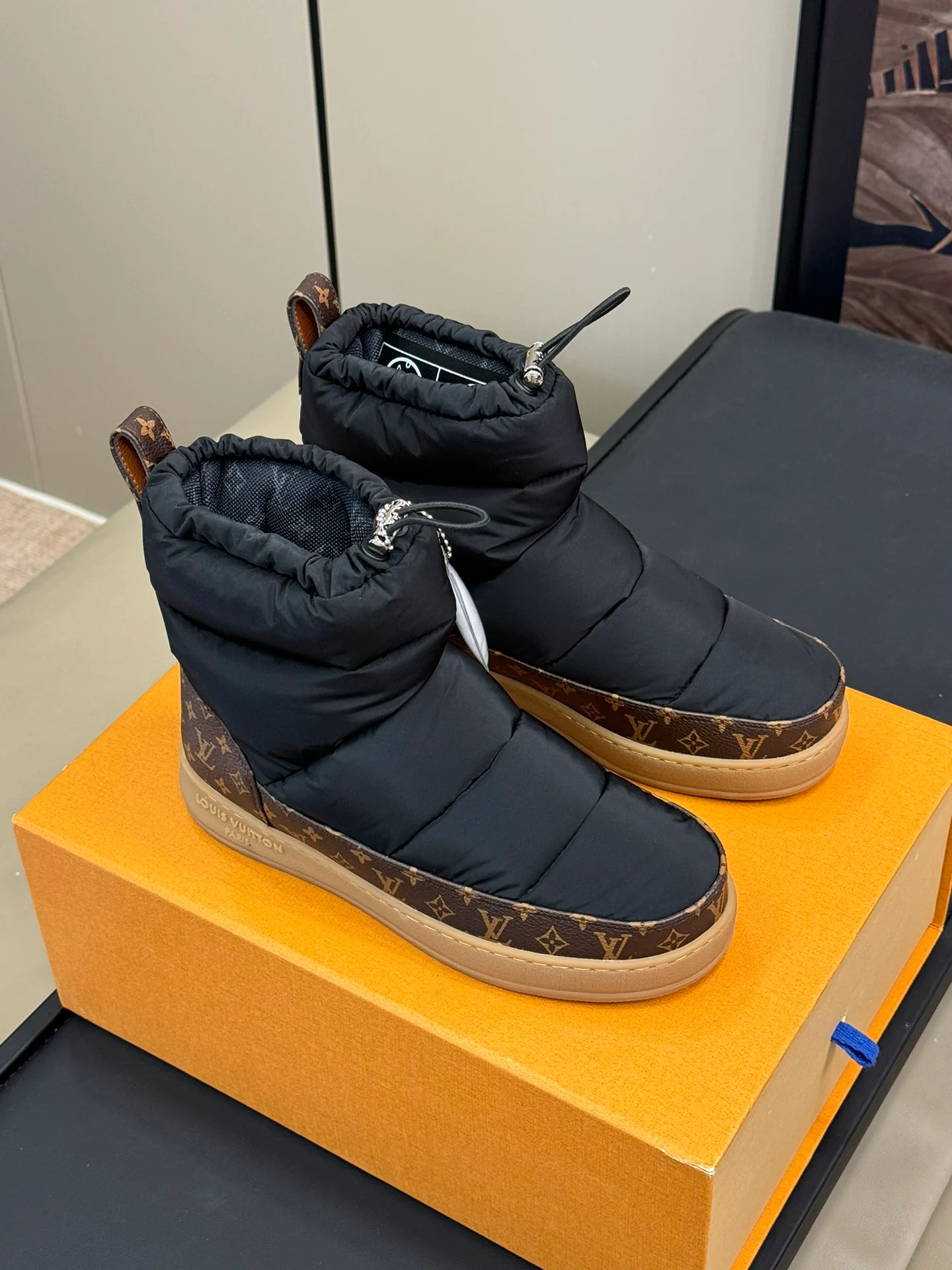 Снежные ботинки LV-2024 - черные