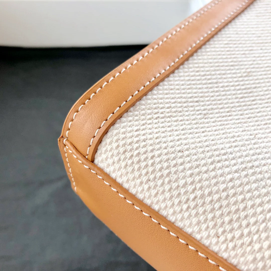 Миниатюрная вертикальная сумка Celine Cabas из кожи с принтом