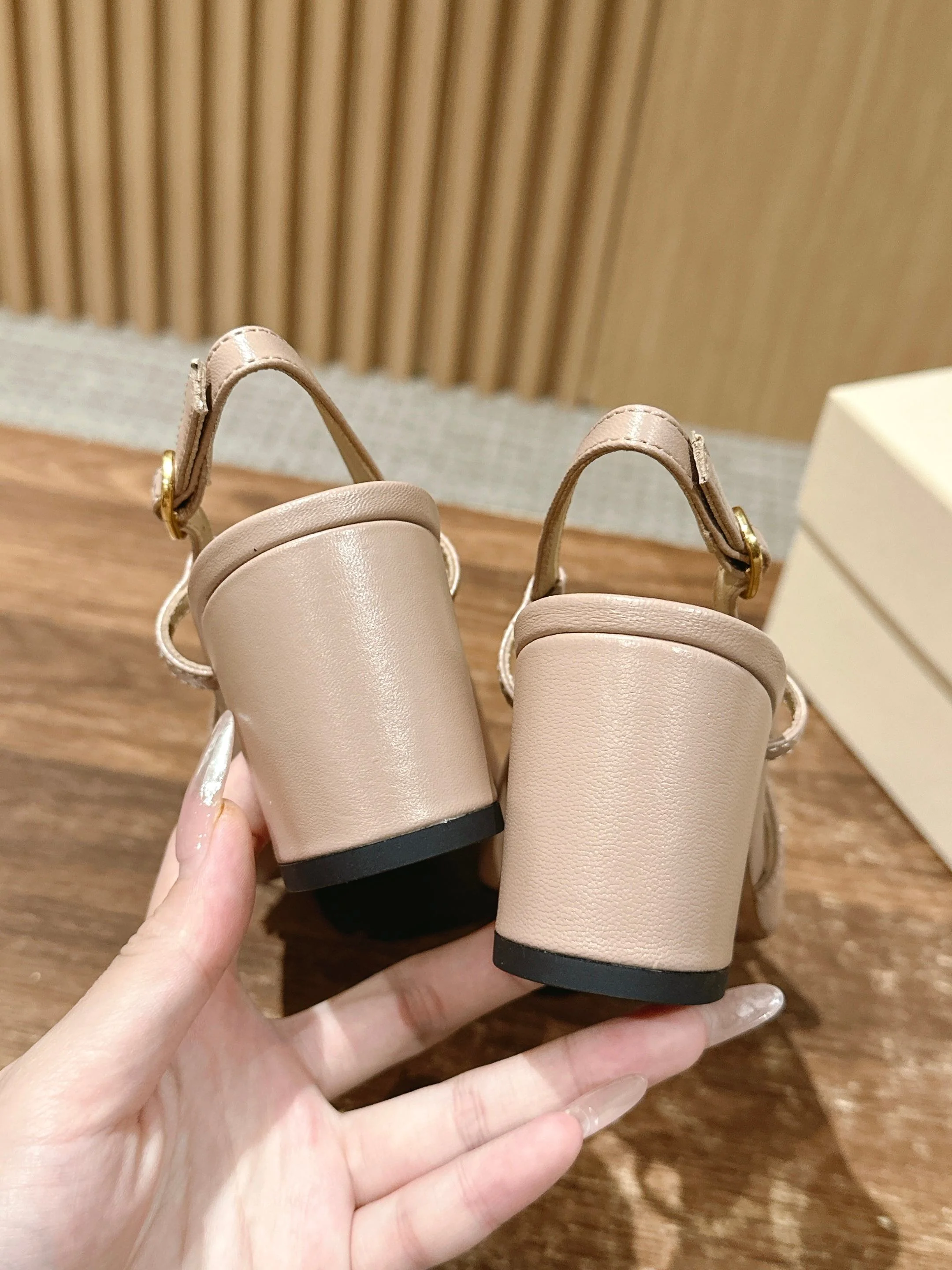 RV - Туфли на толстом каблуке с закрытым носком - Абрикосово-коричневые