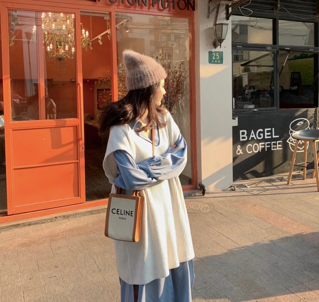 Миниатюрная вертикальная сумка Celine Cabas из кожи с принтом