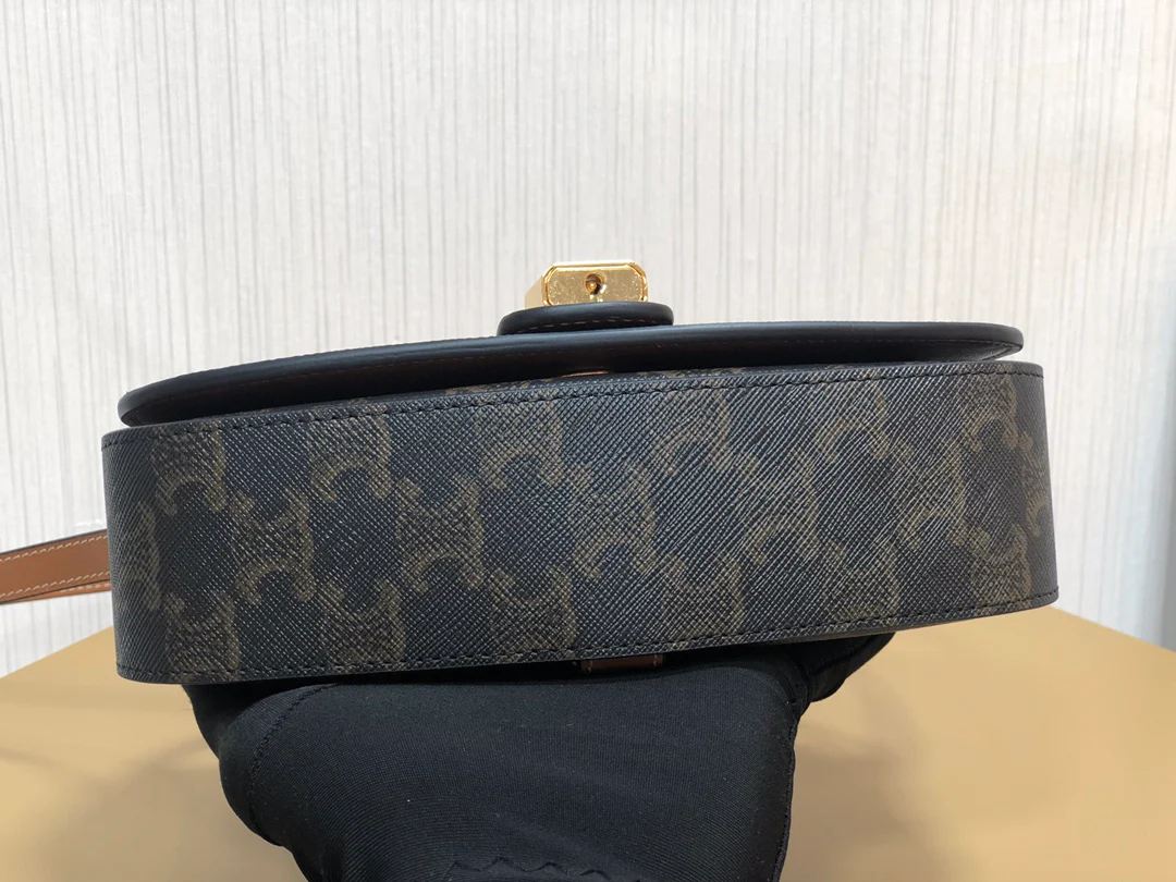 Мини-клатч Celine Taboo с монограммой