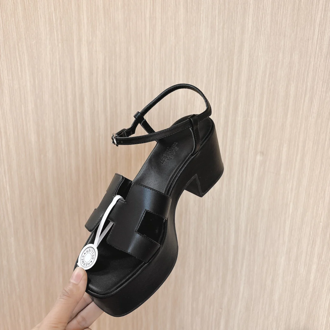 Кожаные босоножки на высоком каблуке Hermes 2024 - черные