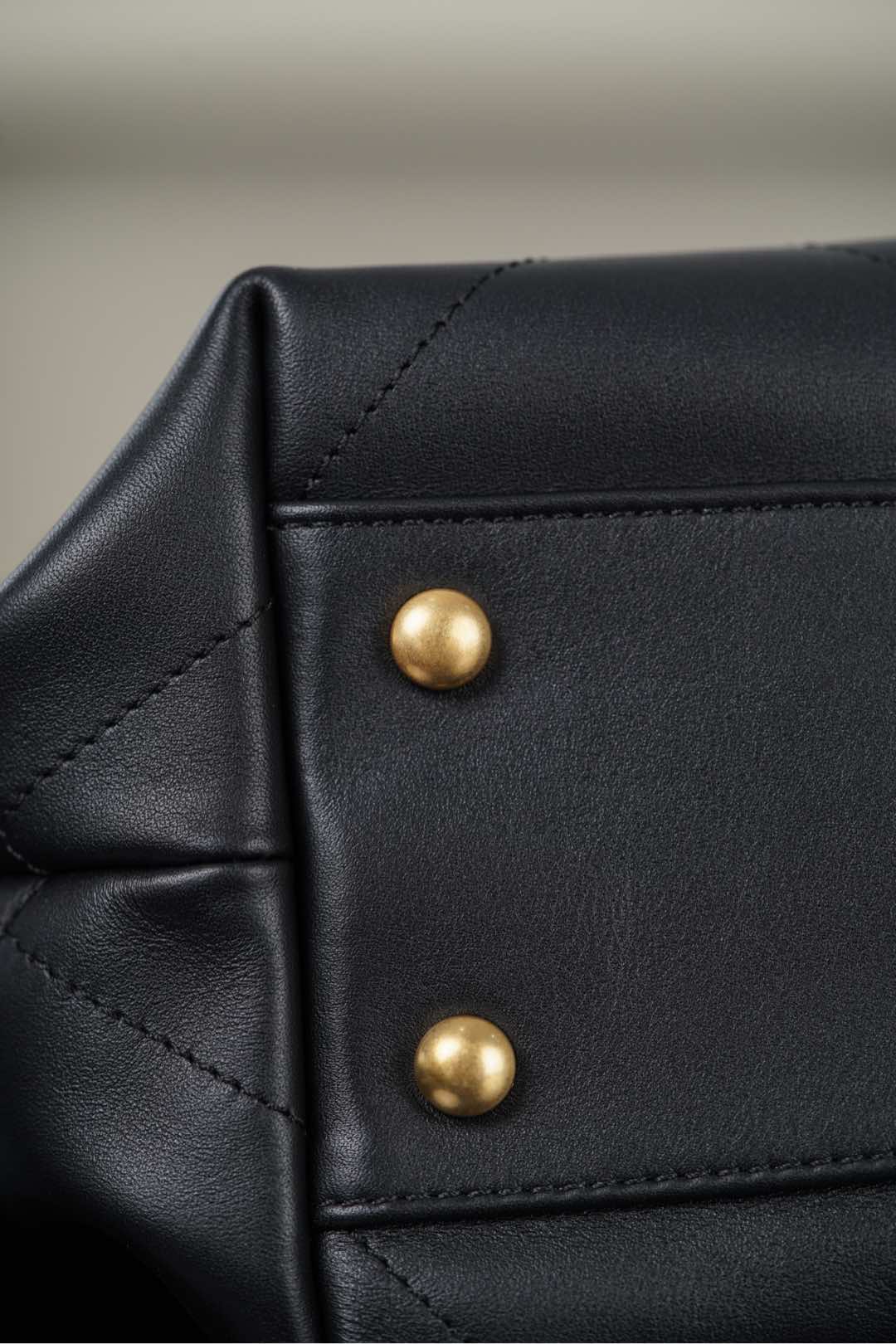 Маленькая сумка Chanel 25stote - черная