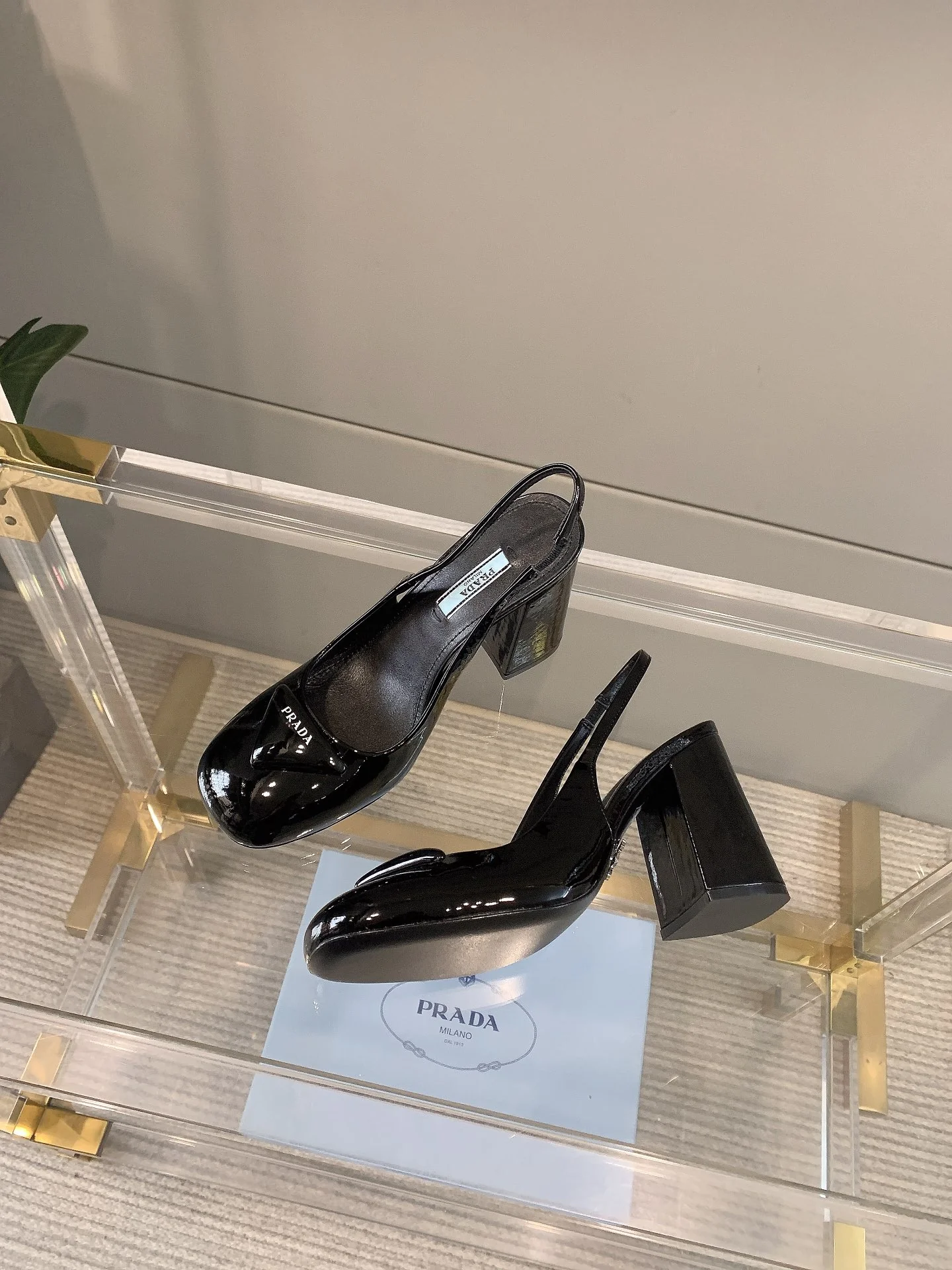 Prada - Босоножки на высоком каблуке - Массивные каблуки