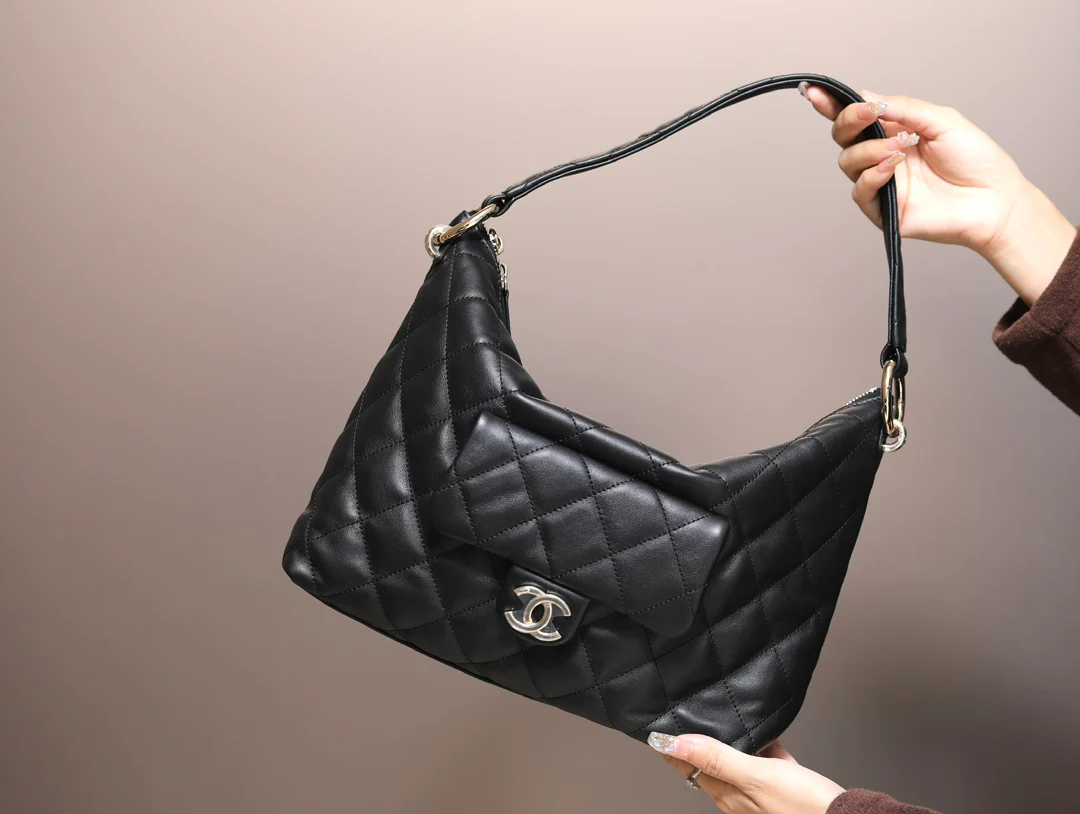 Сумка Chanel 23 Bhobo Underarm Hippie Bag - черная