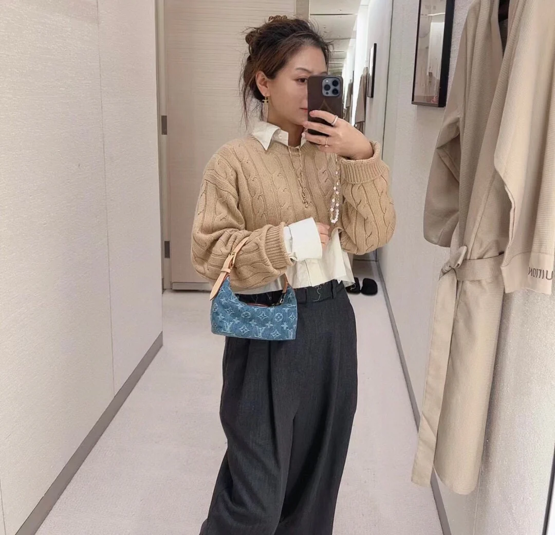 m82949-LV-hills-pochette джинсы-сумки подмышками