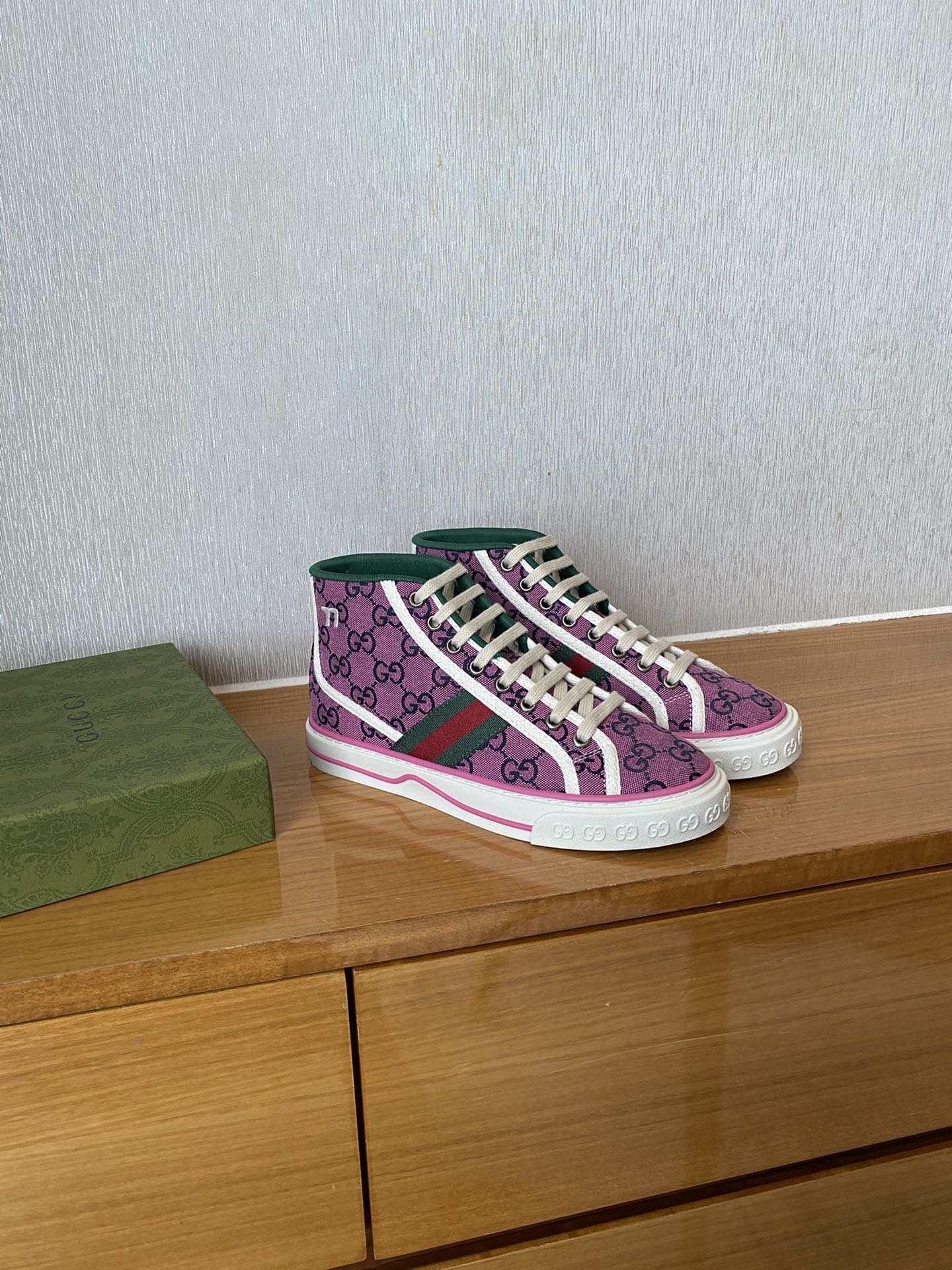 Высокие кеды Gucci с монограммой из канваса
