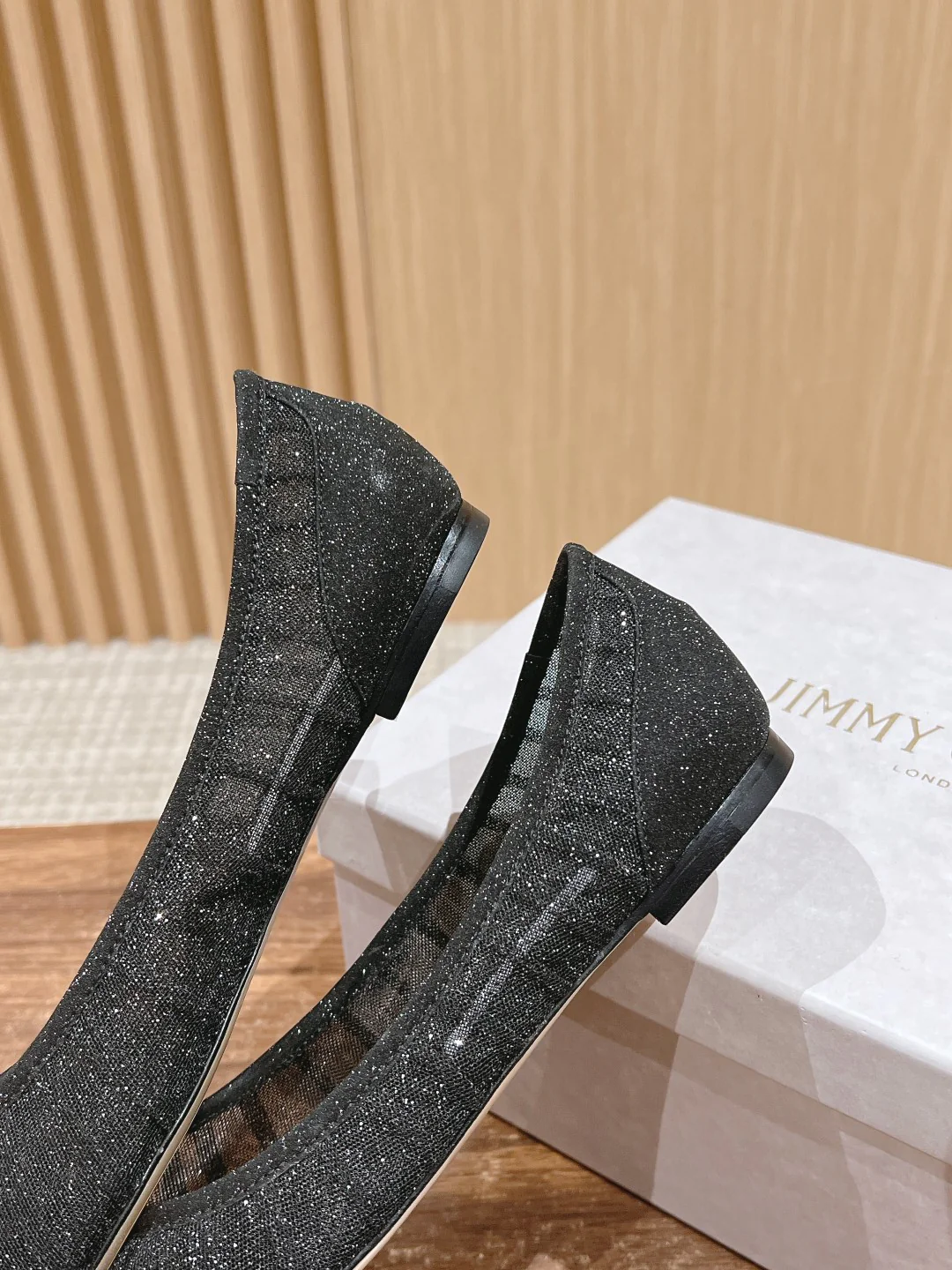 Балетки Jimmy Mesh с острым носком - черные