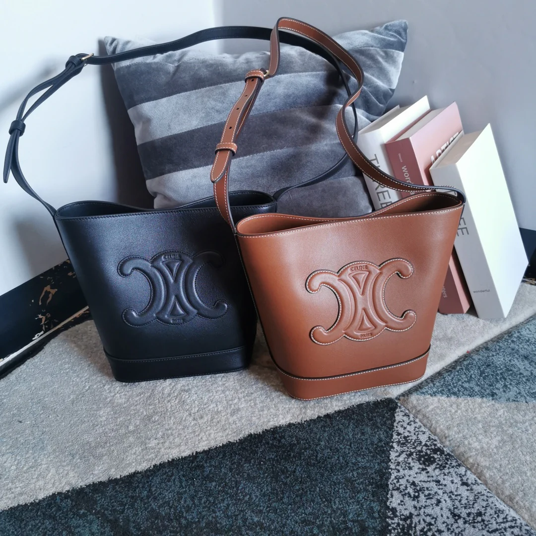 Сумка-ведро Celine с тиснением - Мини - Черная