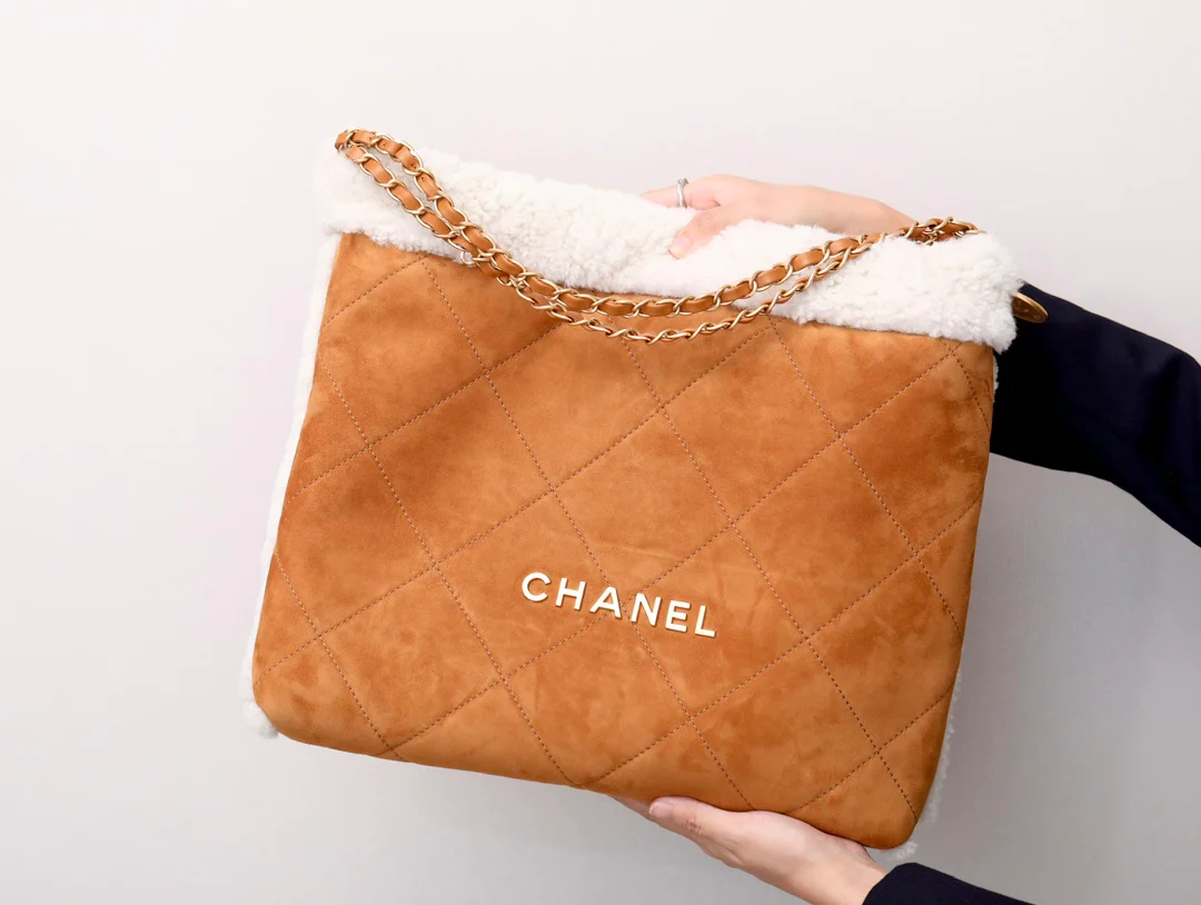 Сумка Chanel No. 22 - овечья кожа - карамельно-коричневый цвет