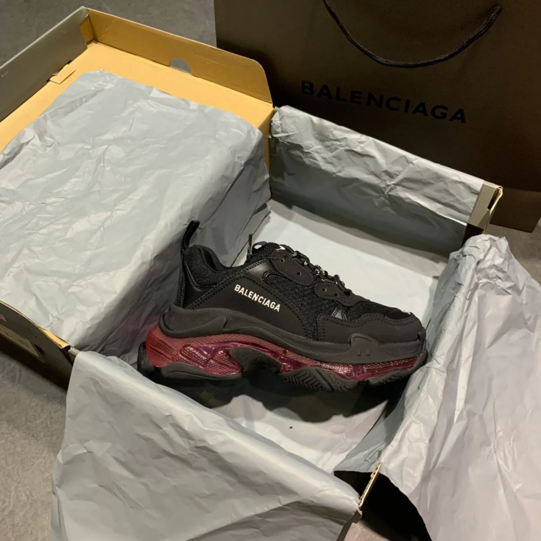 Li Shi - Папины кроссовки - Черно-красные