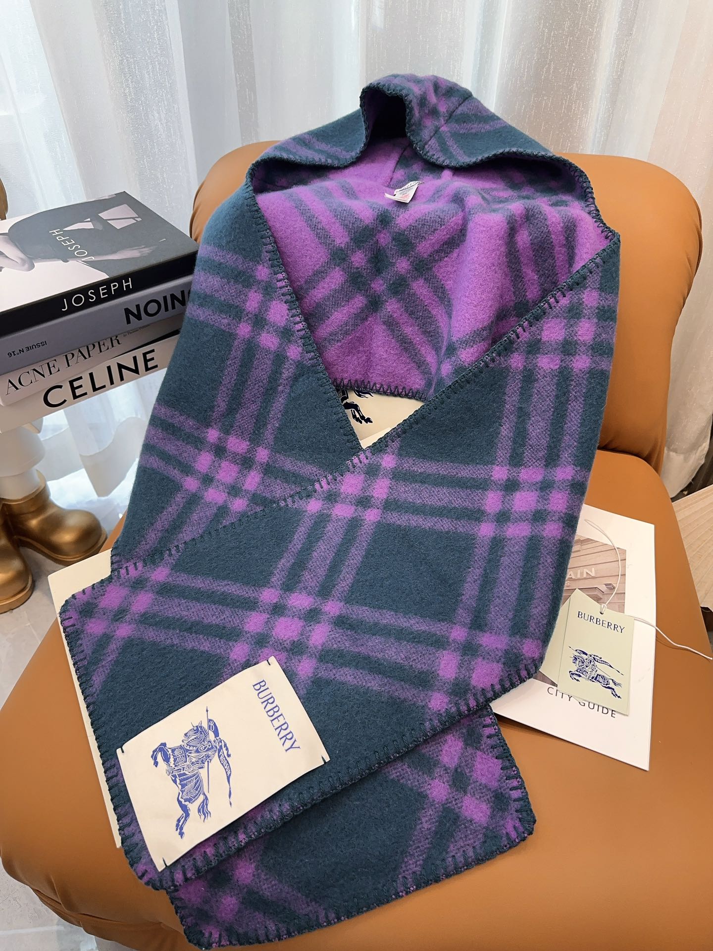 Шарф Burberry в клетку 2024 года - фиолетовый