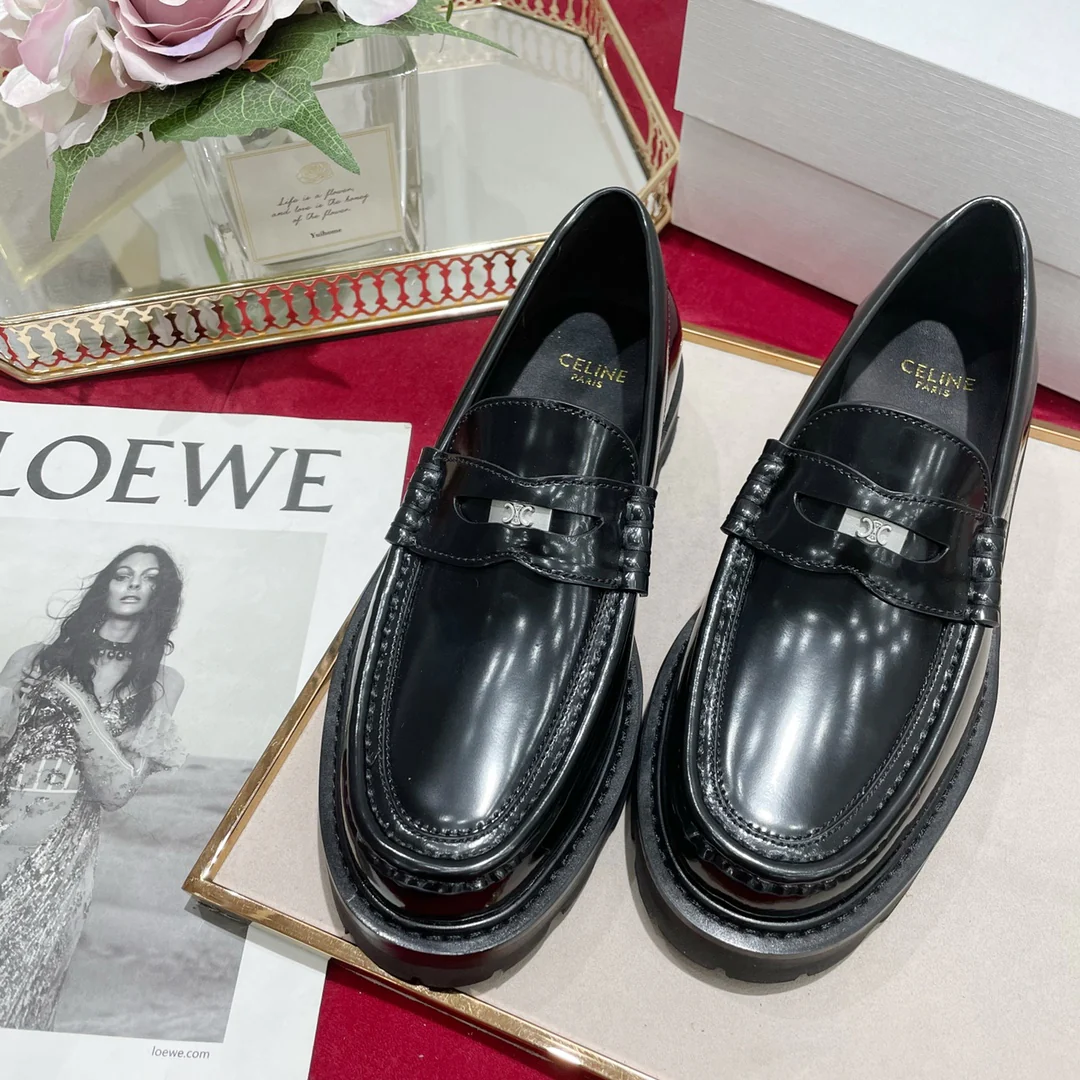 Обувь Celine - Celine - лакированная кожа - серебряная пряжка - лоферы