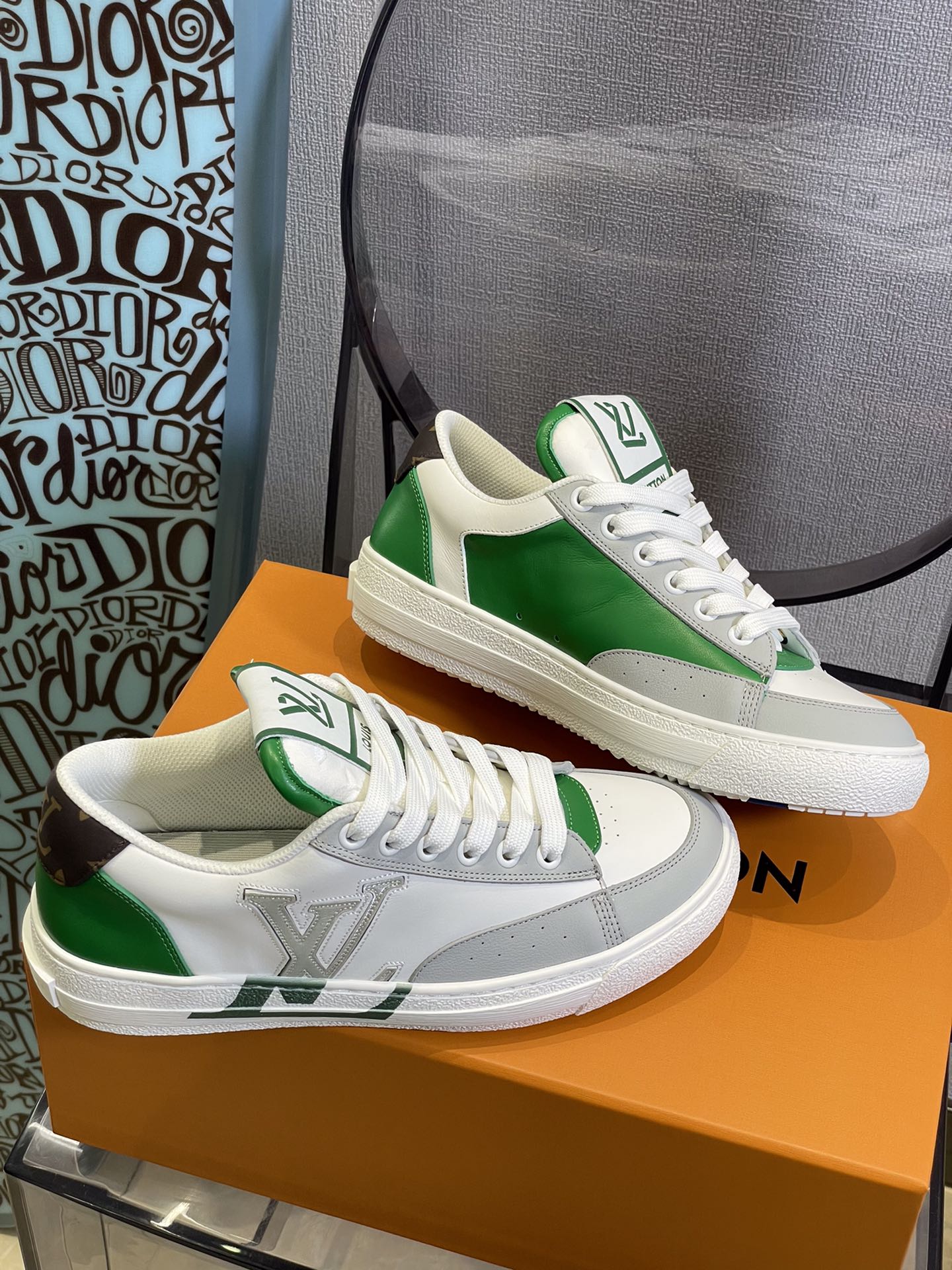 Обувь LV - кроссовки LV - повседневная обувь