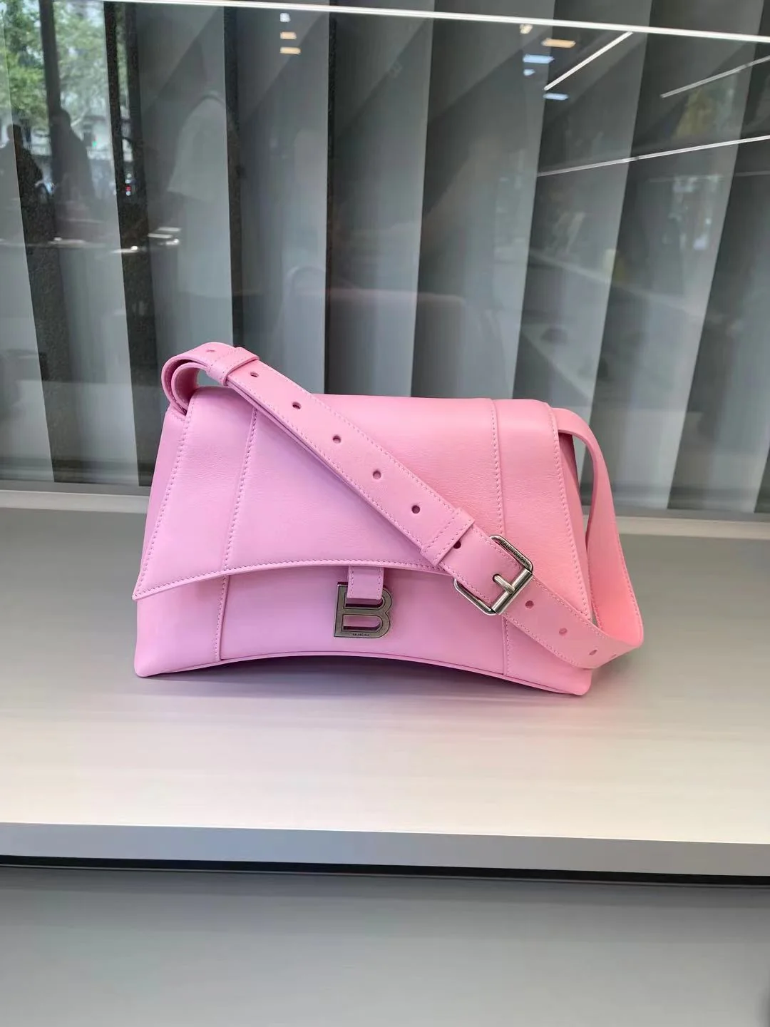 Сумка-кроссбоди Balenciaga 