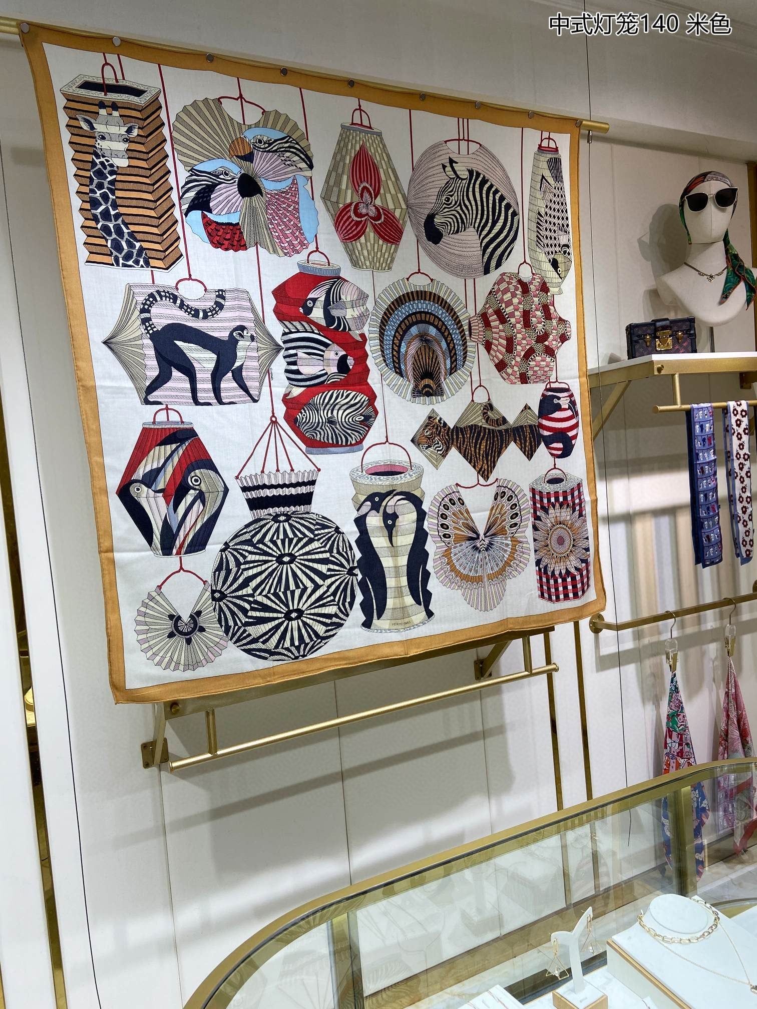 Квадратный шарф Hermes ?Китайский фонарь? — 140 см — 70% кашемир — 30% шелк — коричневый