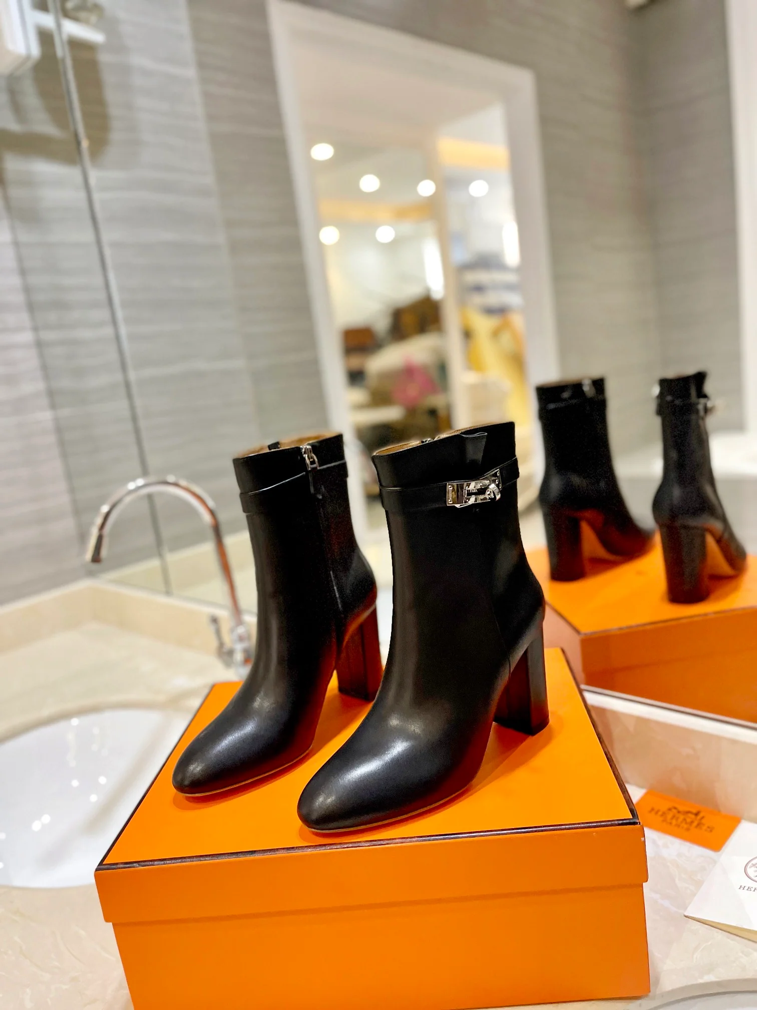 Классические сапоги Hermes Kelly Buckle до середины икры - черные