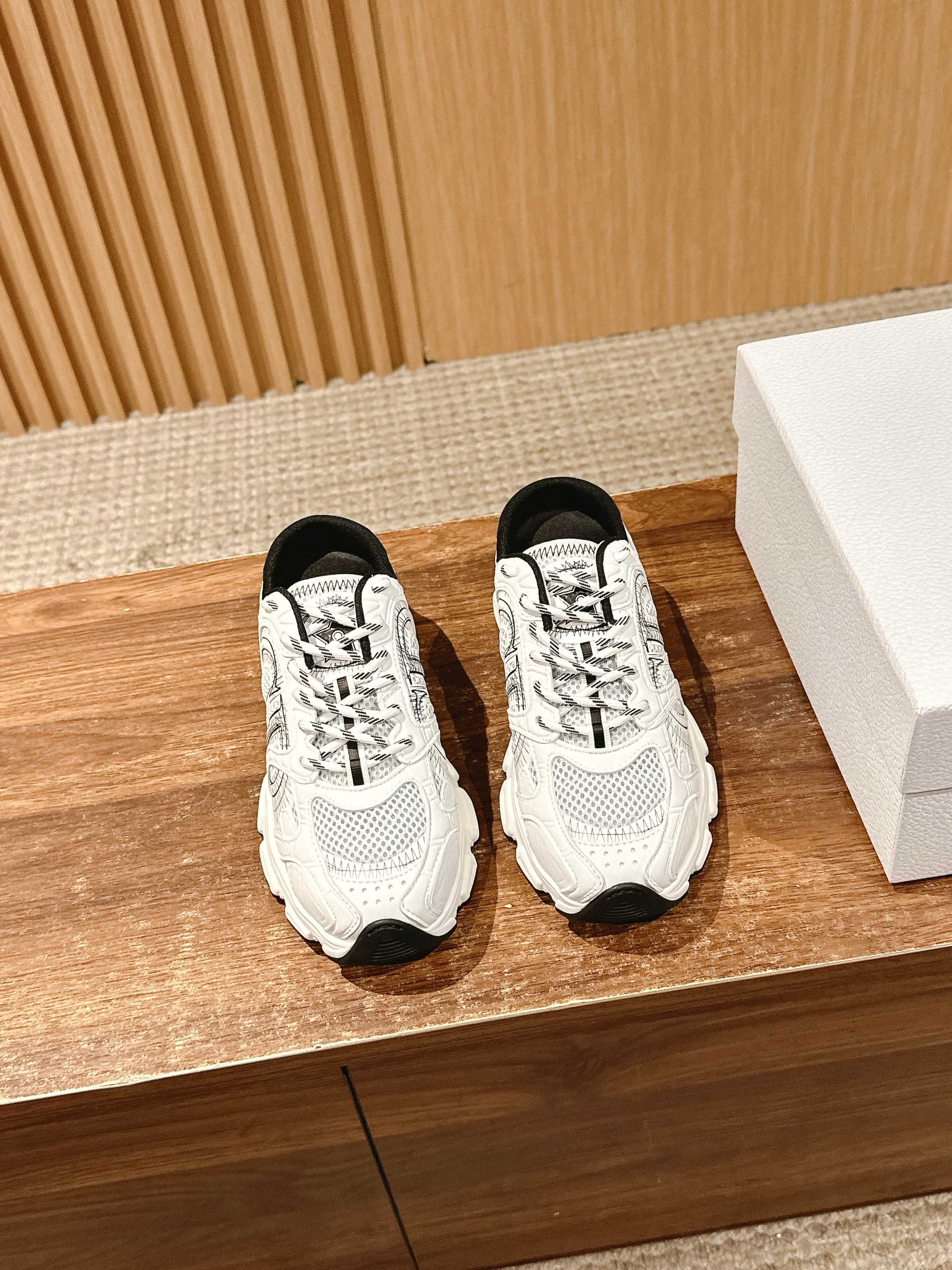 Новые массивные повседневные туфли Dior Chrono (без шнурков) - белые/черные