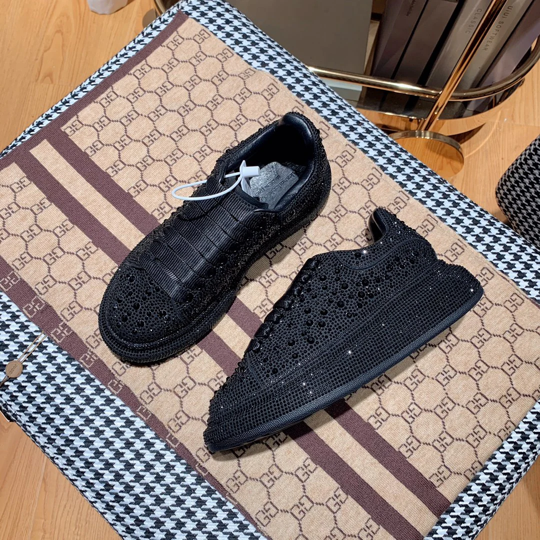 Классические белые кроссовки McQueen - черные с крупными ромбами