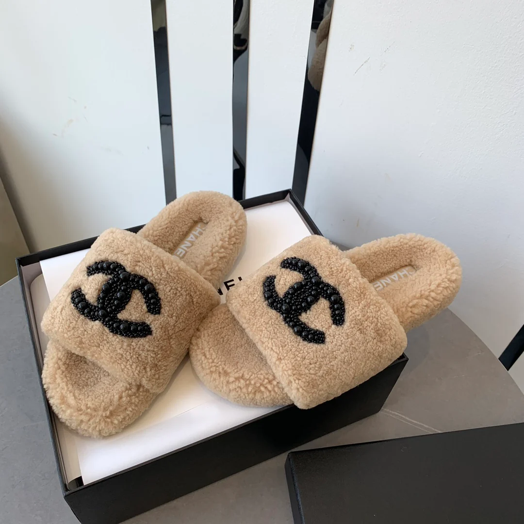 Chanel - Меховые тапочки - Абрикосовый цвет