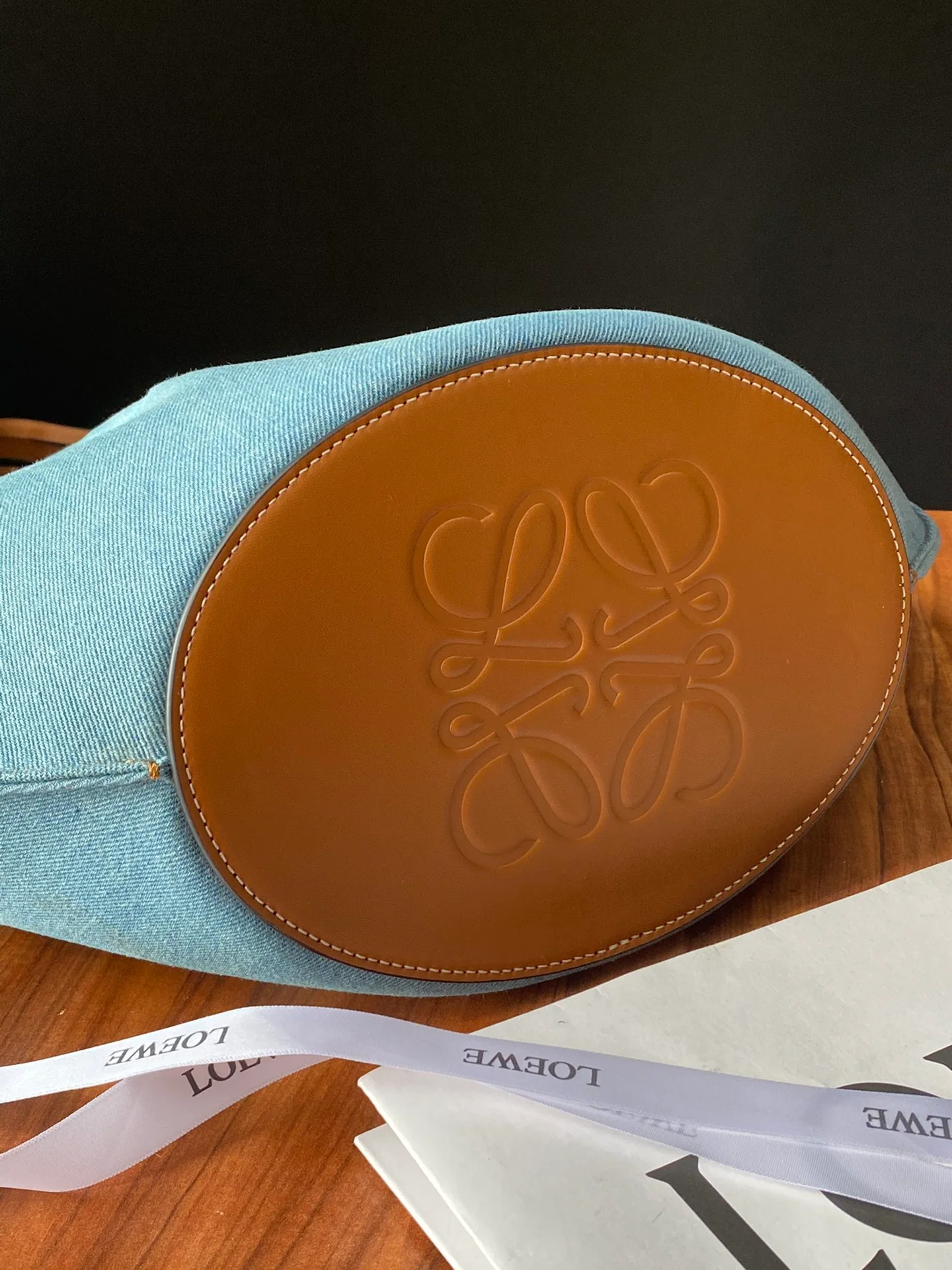 Сумка Loewe Shell Tote серии Large.