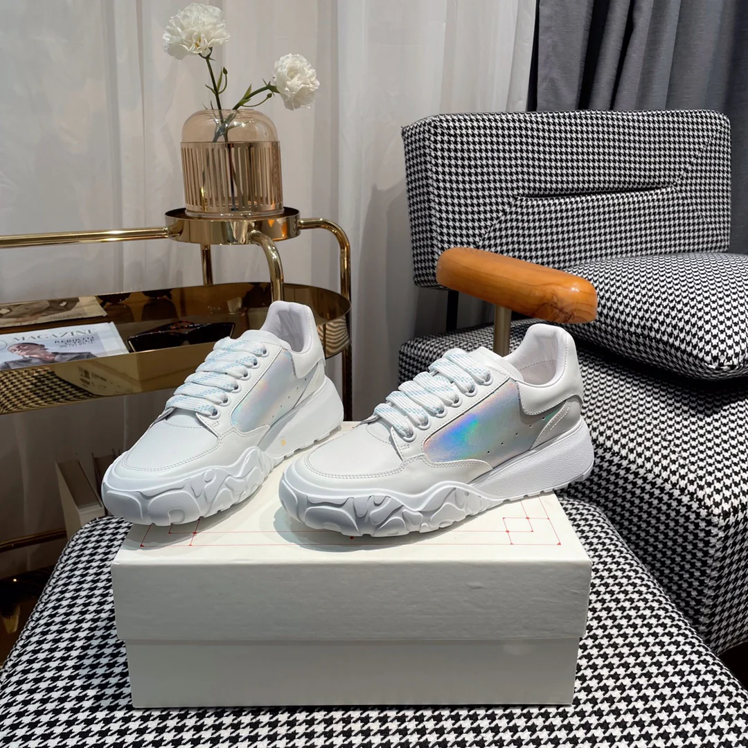 McQueen - Новые кроссовки - White Tail