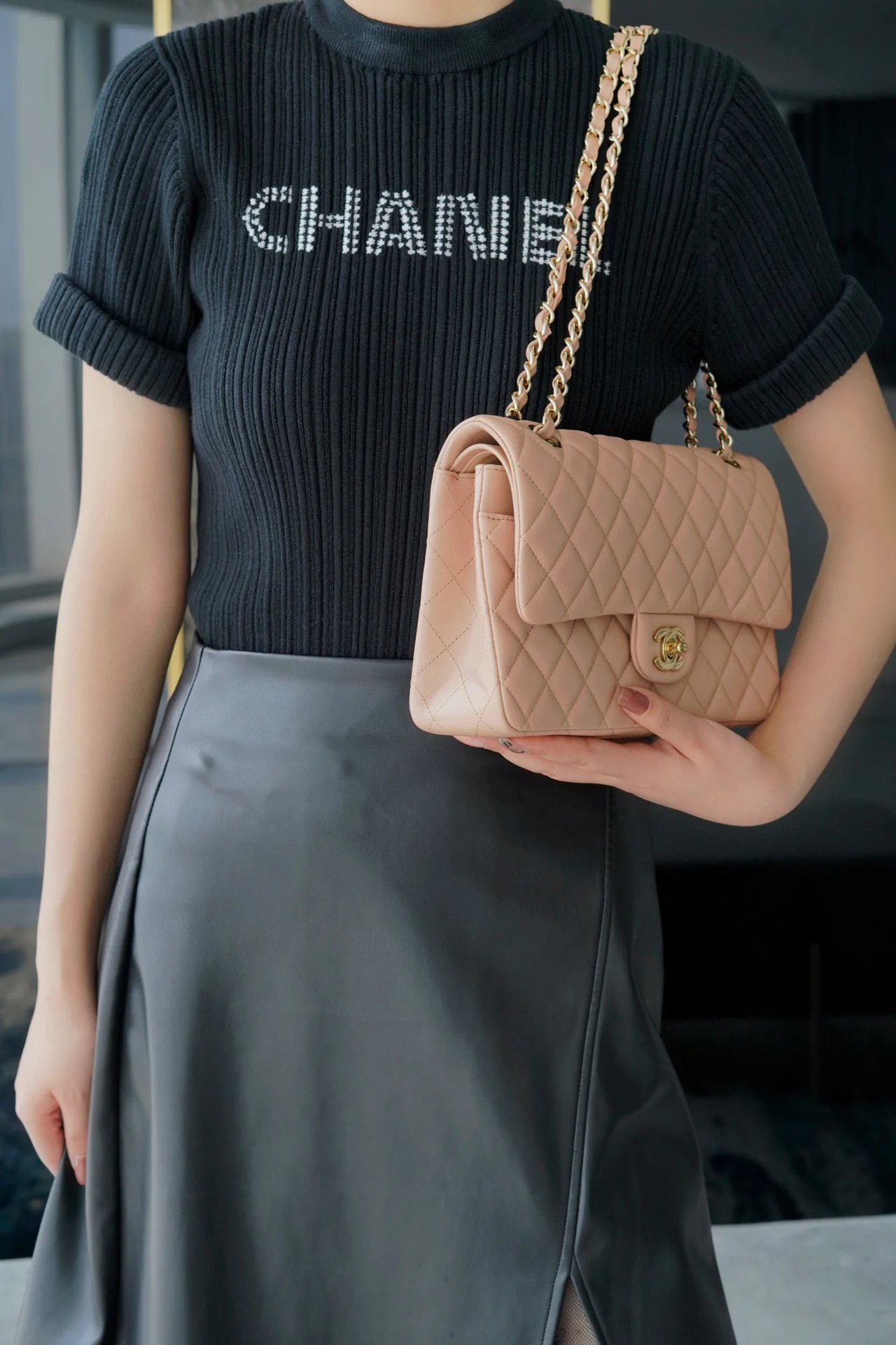 Часы Chanel CF Medium 25cm Milk Tea Apricot Lambskin with Light Gold Buckle CF25