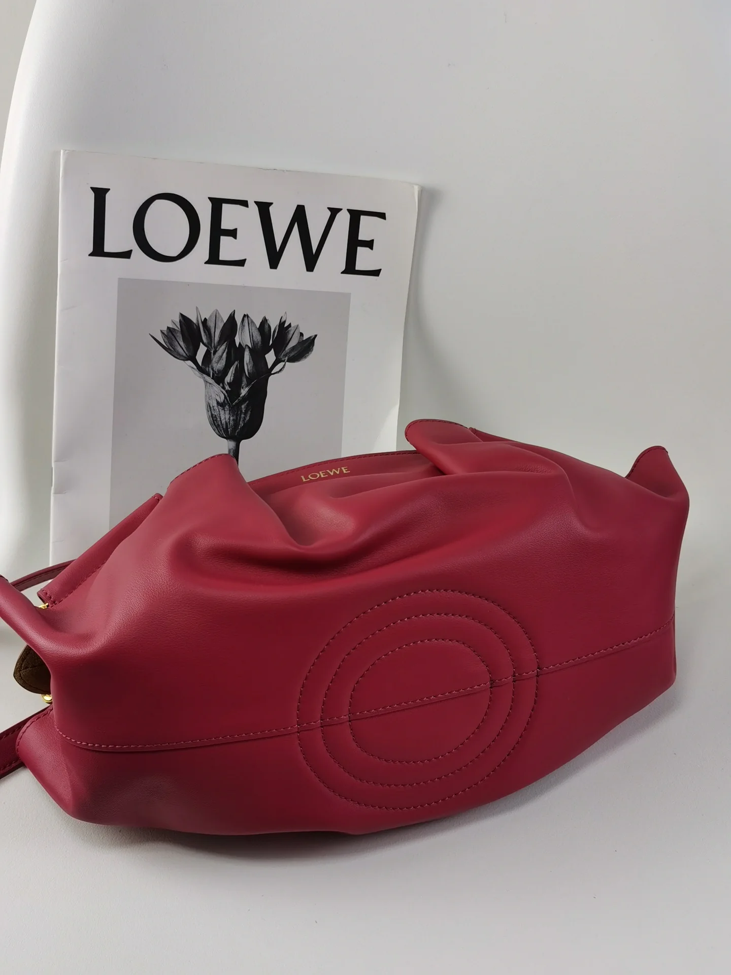 Сумка для прогулок Loewe Paseo - телячья кожа наппа - маленькая - с цепочкой - красная