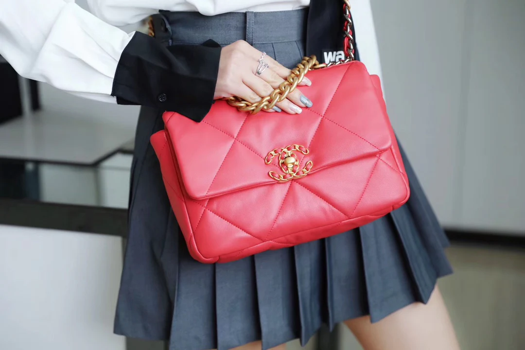 Сумка Chanel 19 - маленькая, кораллово-красная